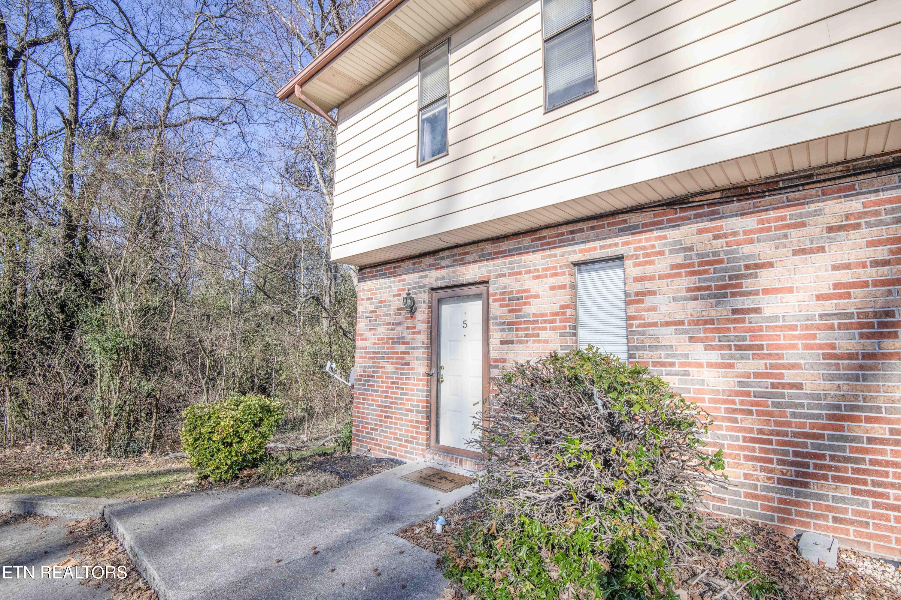 4003 Ne Valley View Drive Property Photo