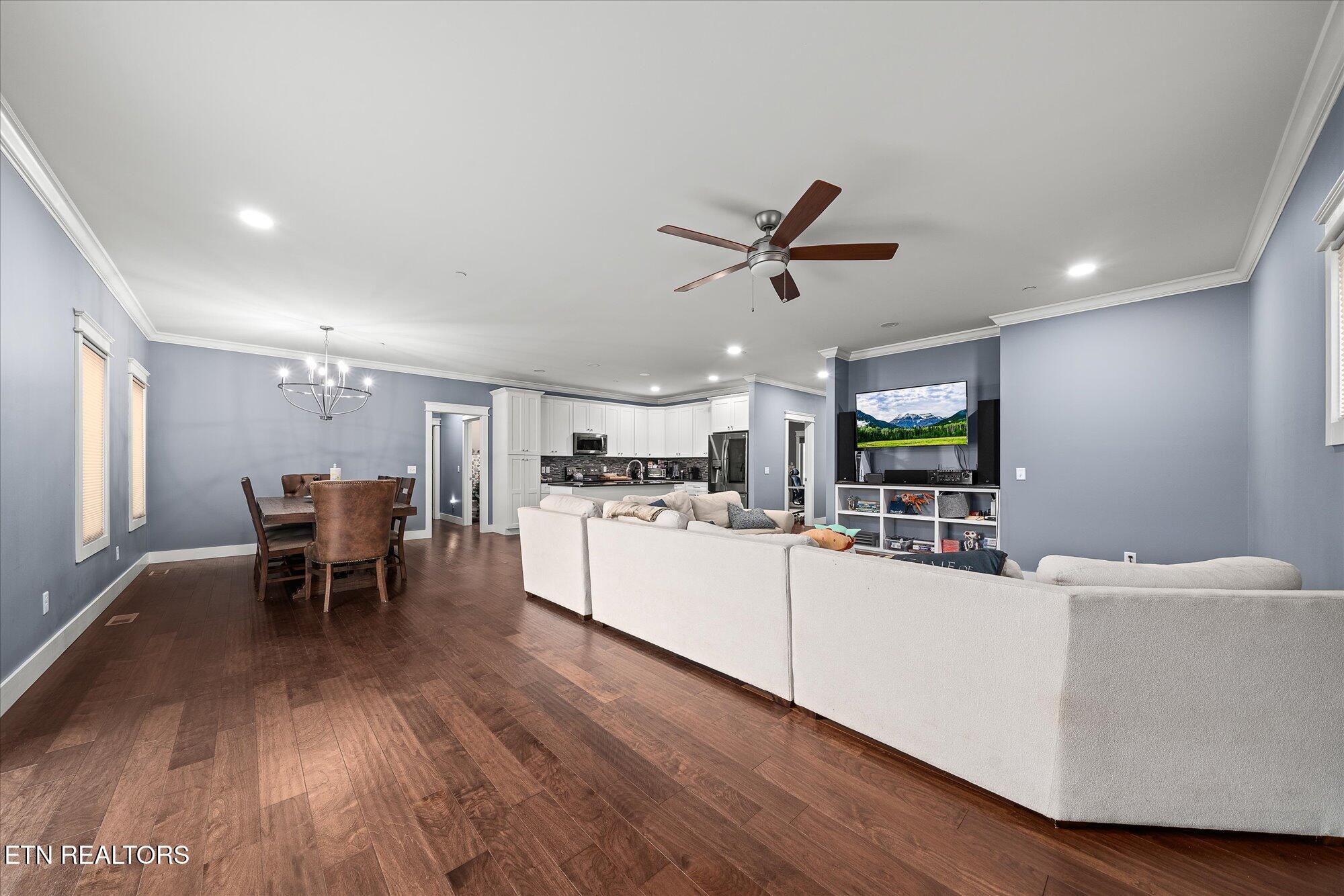 5711 Presley Lane Property Photo 4