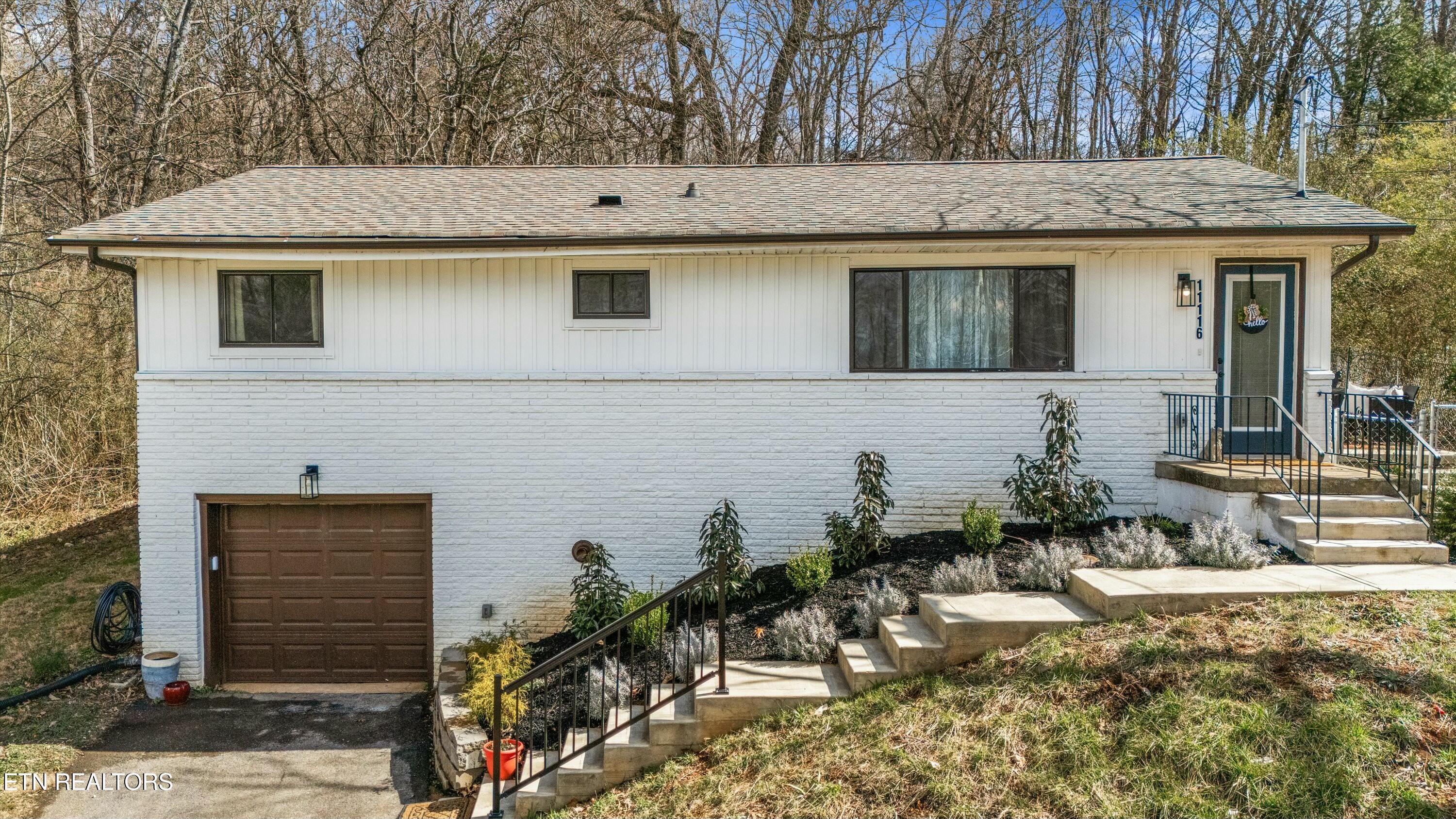 11116 Thornton Drive Property Photo 1