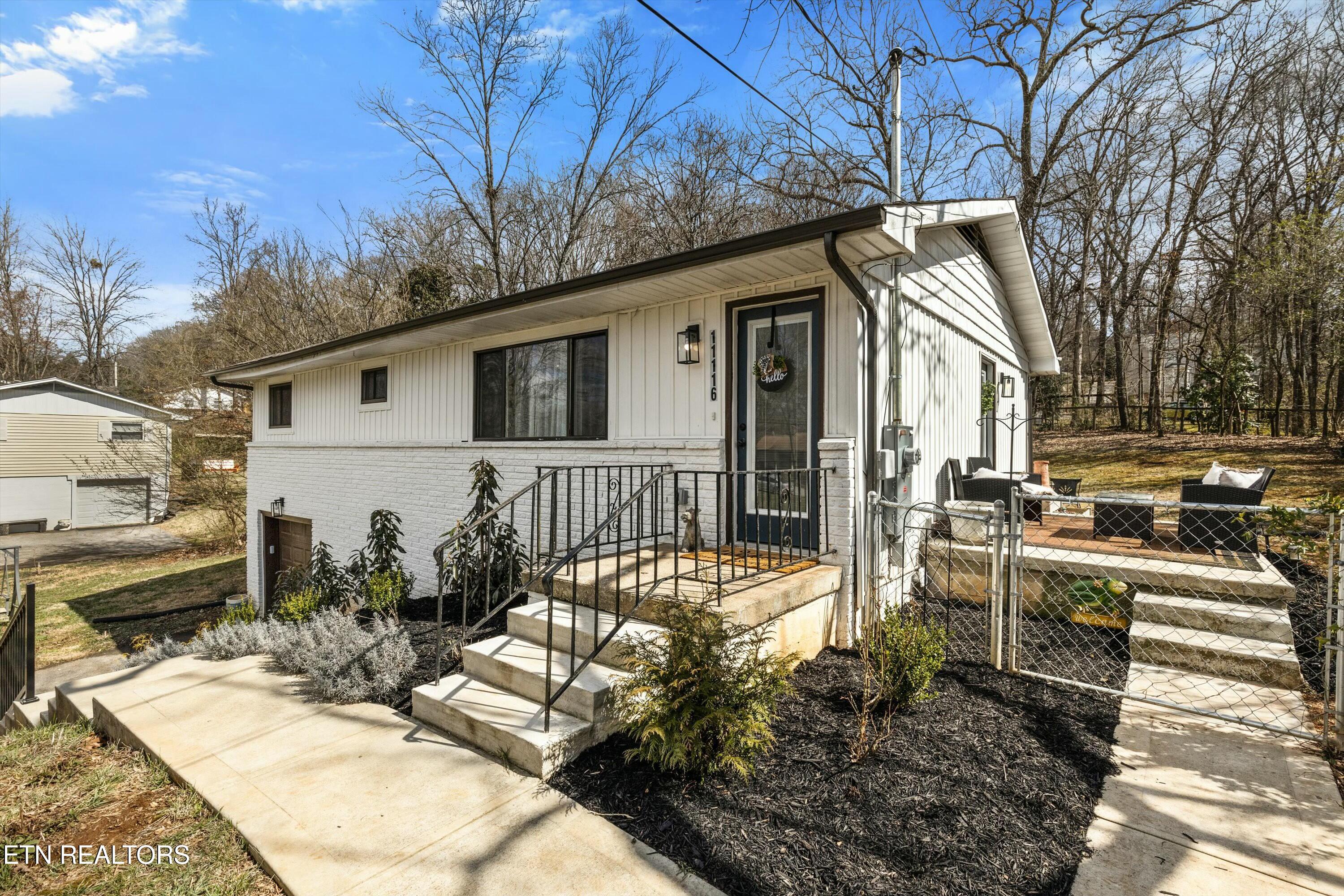 11116 Thornton Drive Property Photo 2