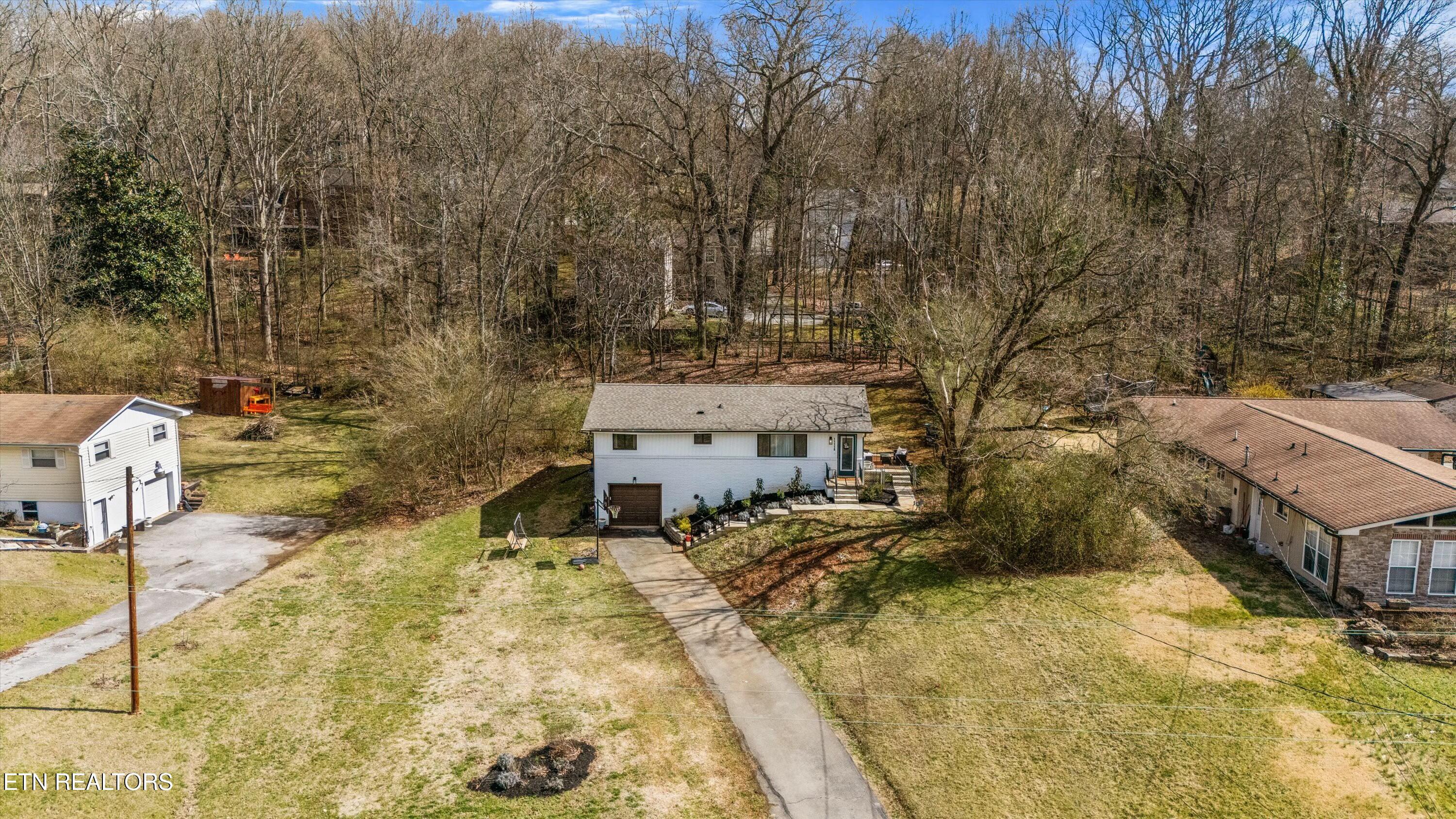 11116 Thornton Drive Property Photo 4