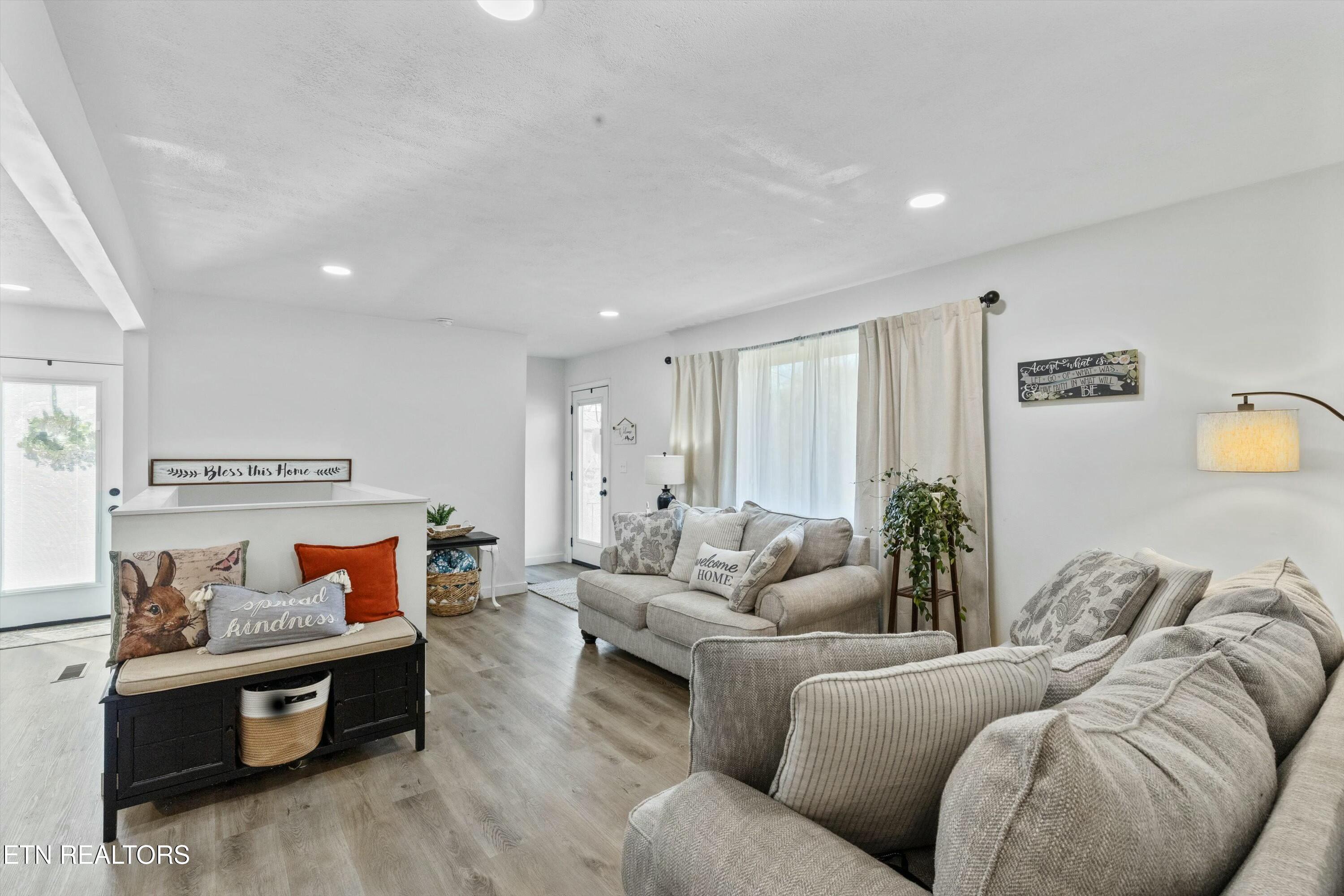 11116 Thornton Drive Property Photo 8