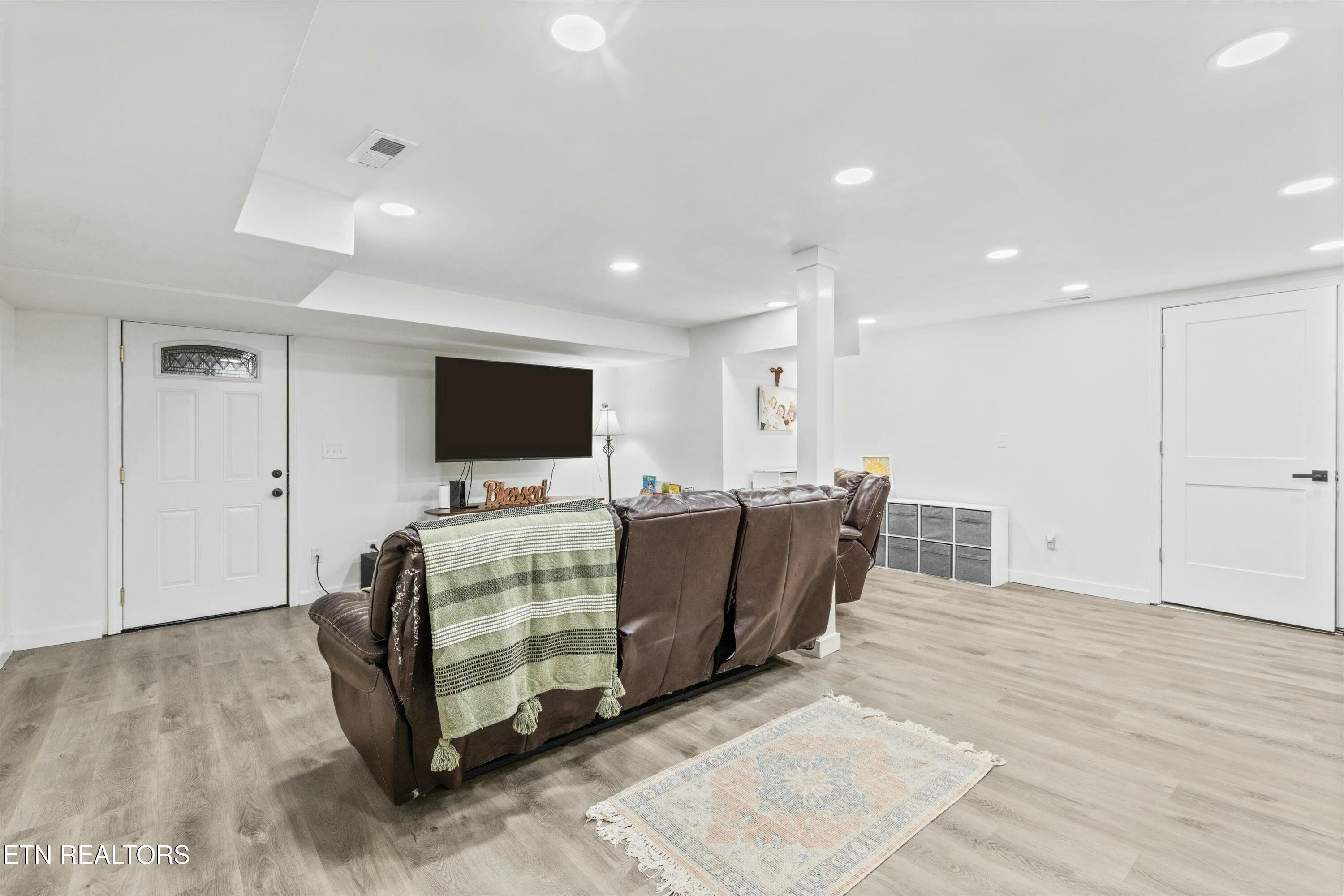 11116 Thornton Drive Property Photo 19