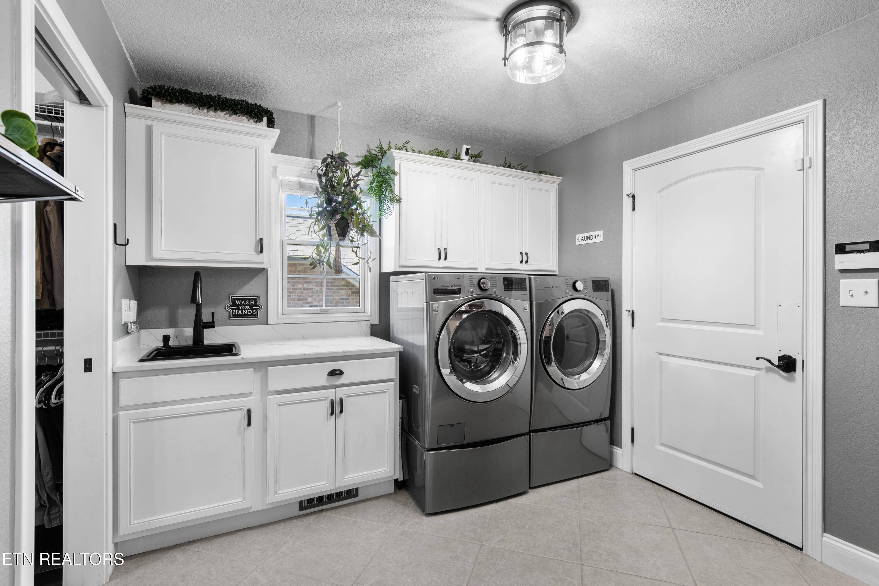 130 Timber Circle Property Photo 7