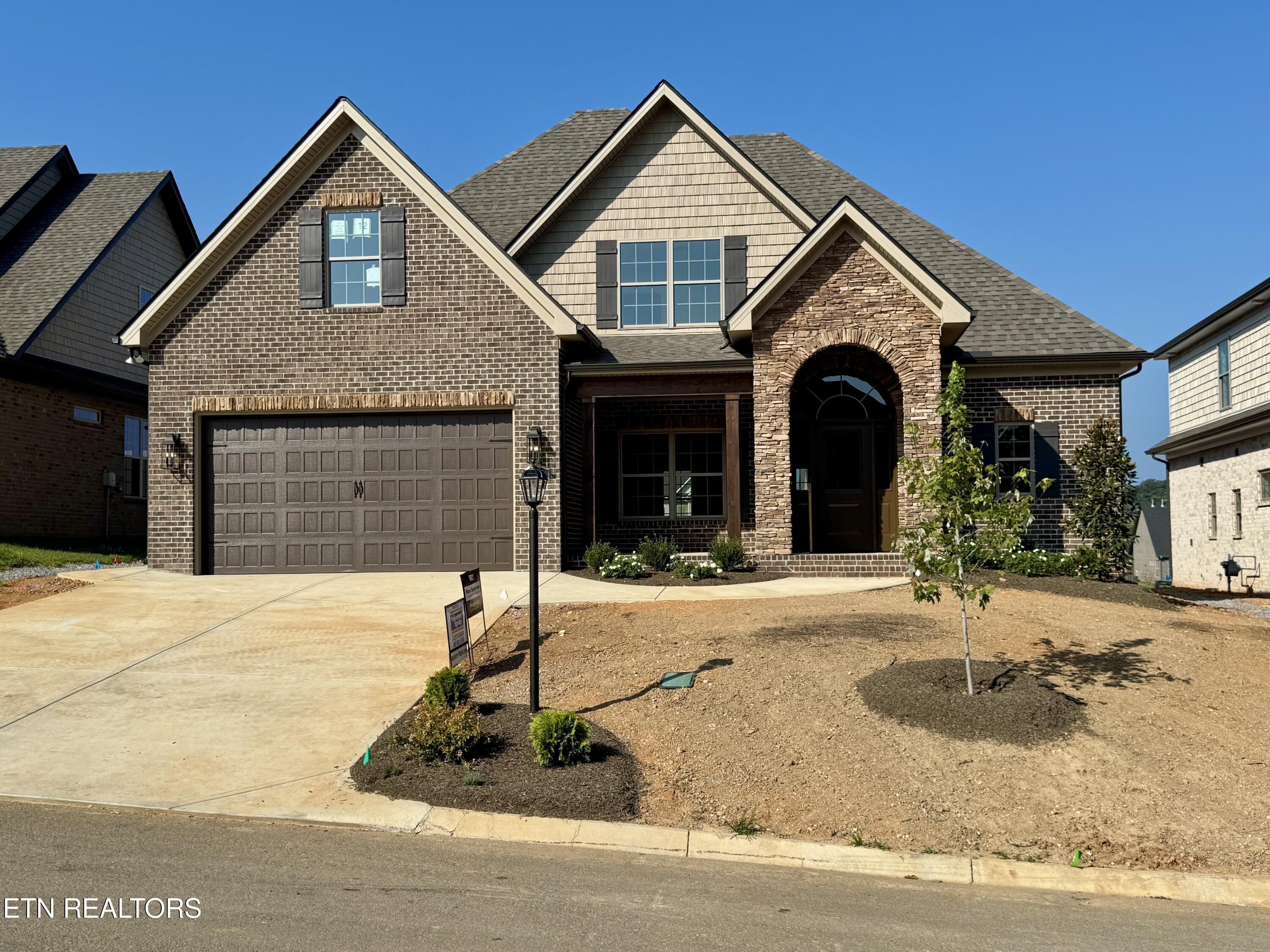 2127 Lantern Park Lane Property Photo 1