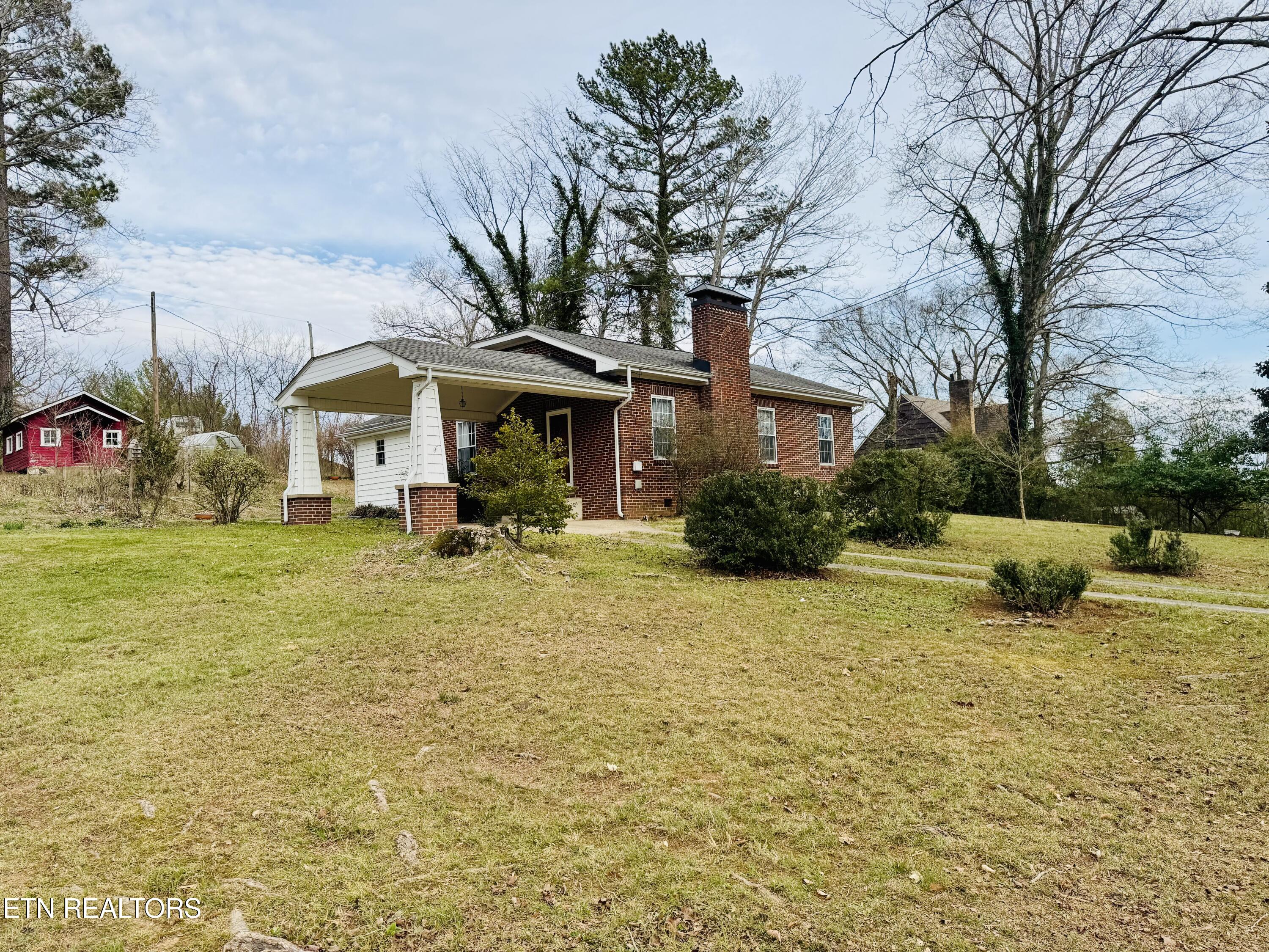 104 Huffs Ferry Rd S Property Photo