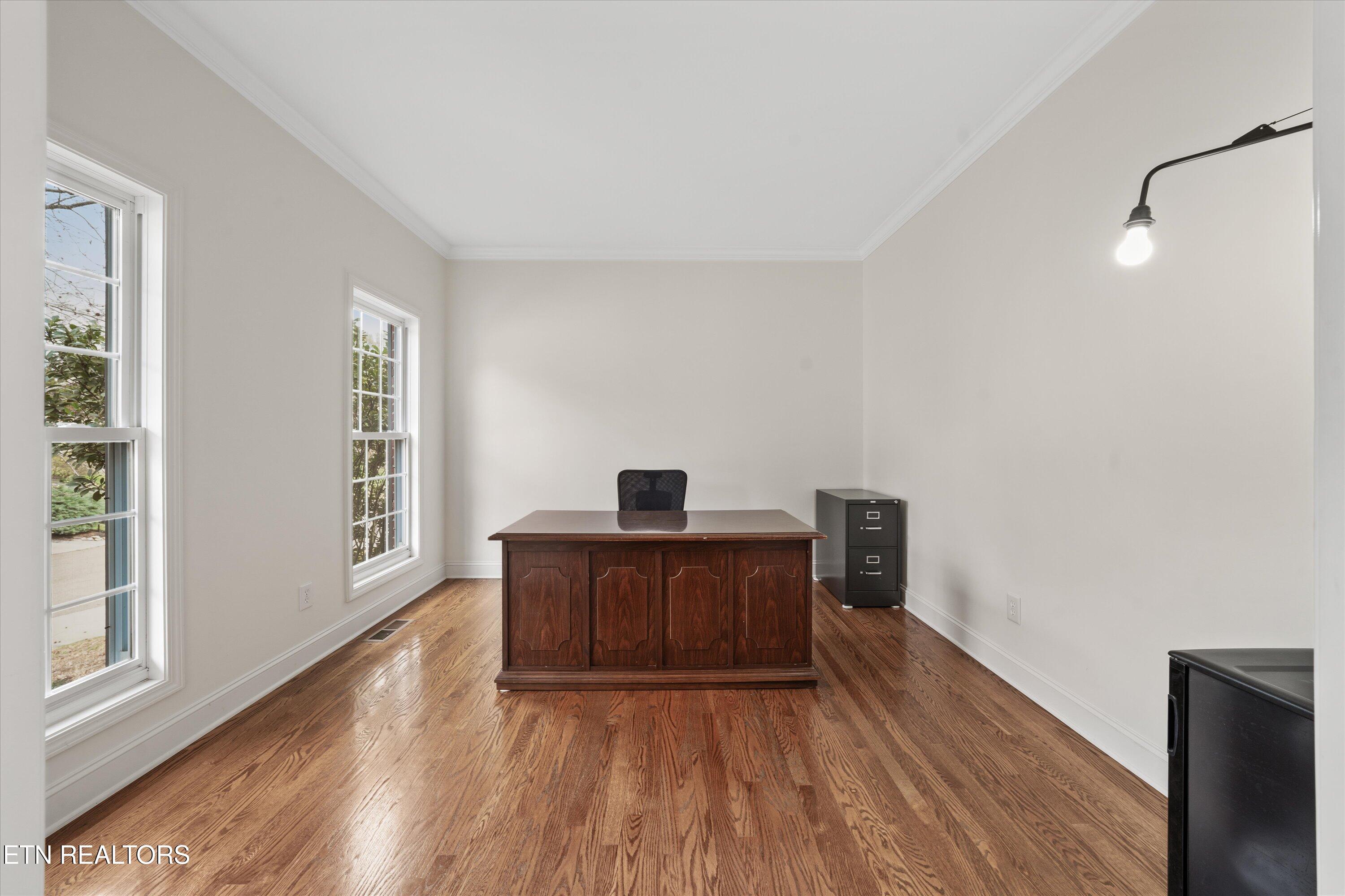 2043 Willow View Lane Property Photo 12