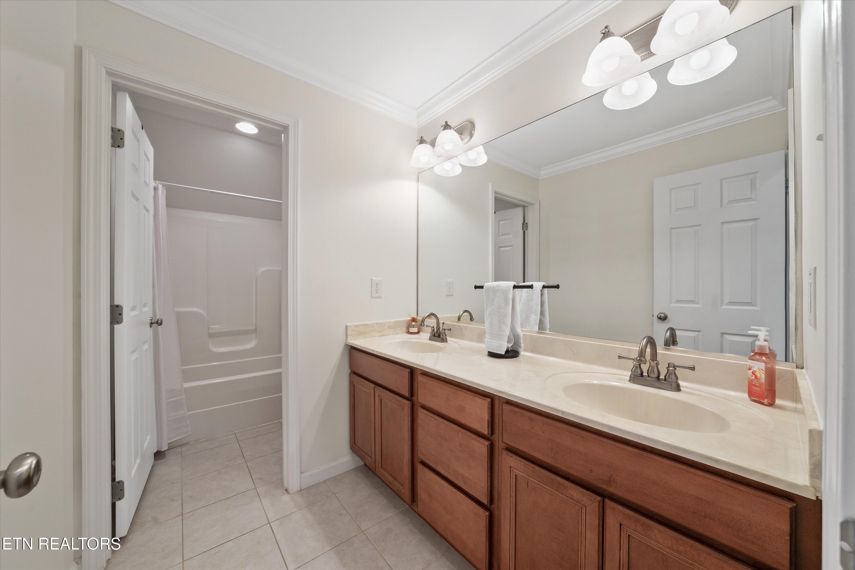 2043 Willow View Lane Property Photo 27