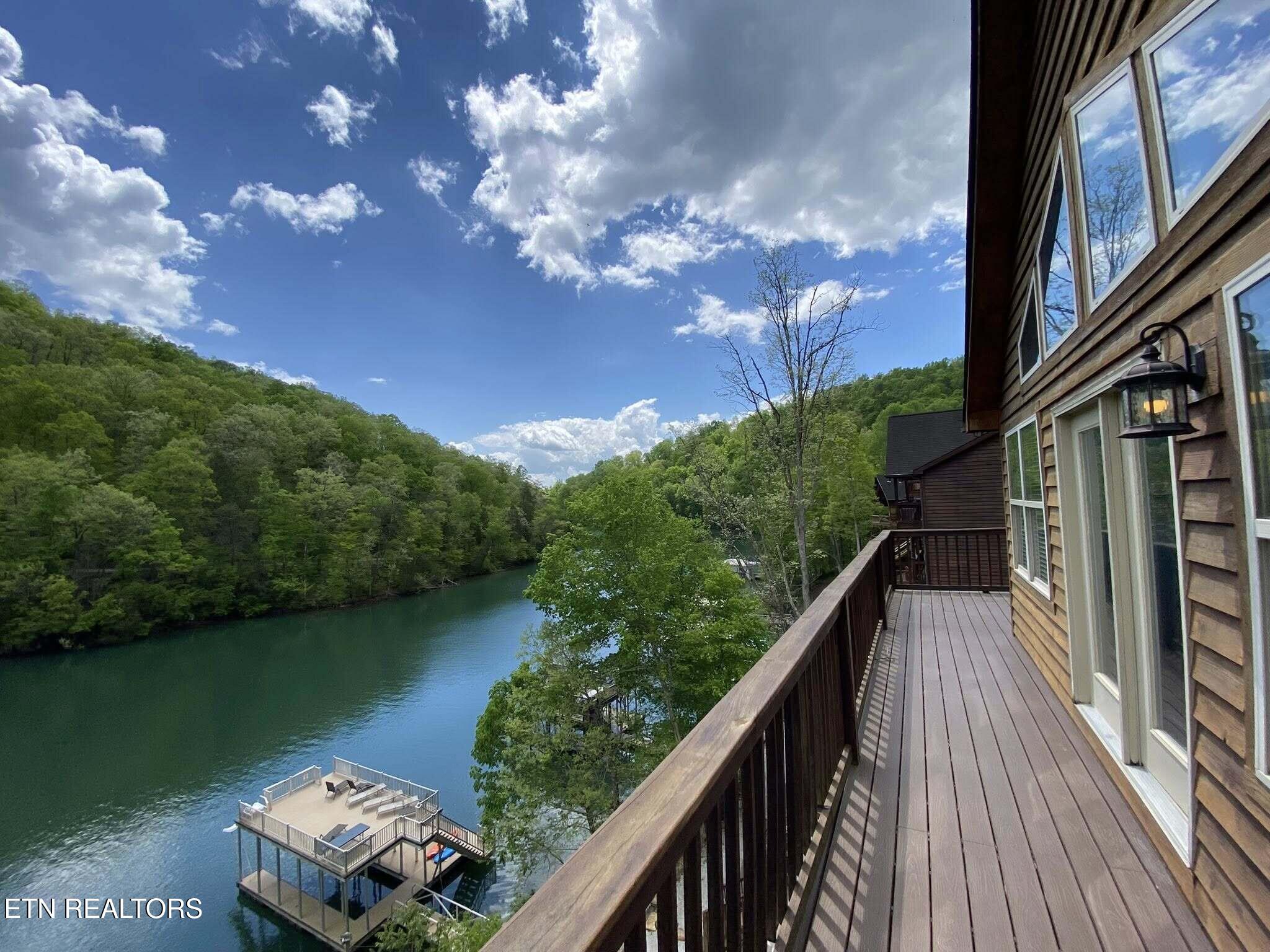 130 Bluewater Lane Property Photo 3