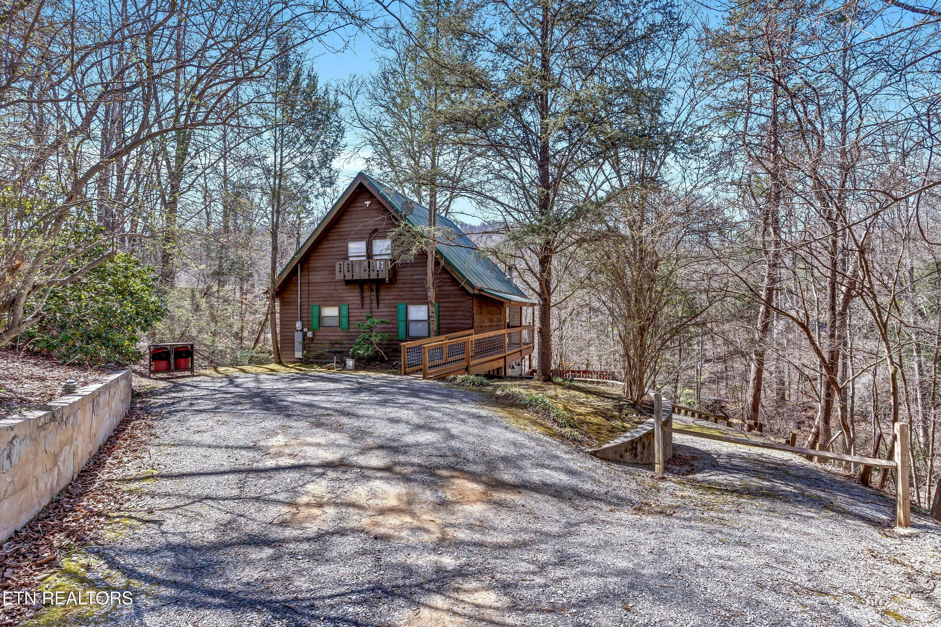 1008 N Ridge Place Property Photo 1