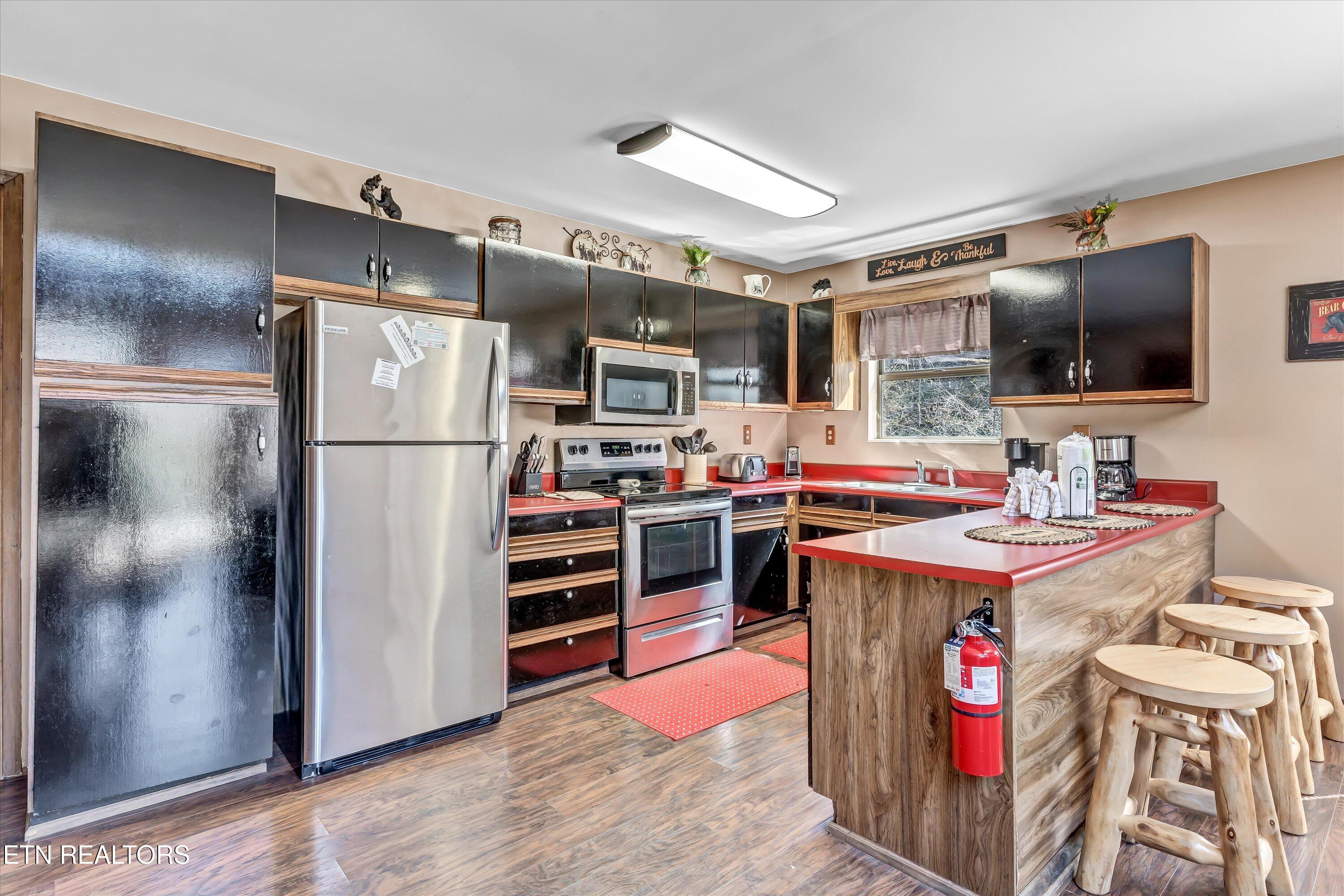 1008 N Ridge Place Property Photo 10
