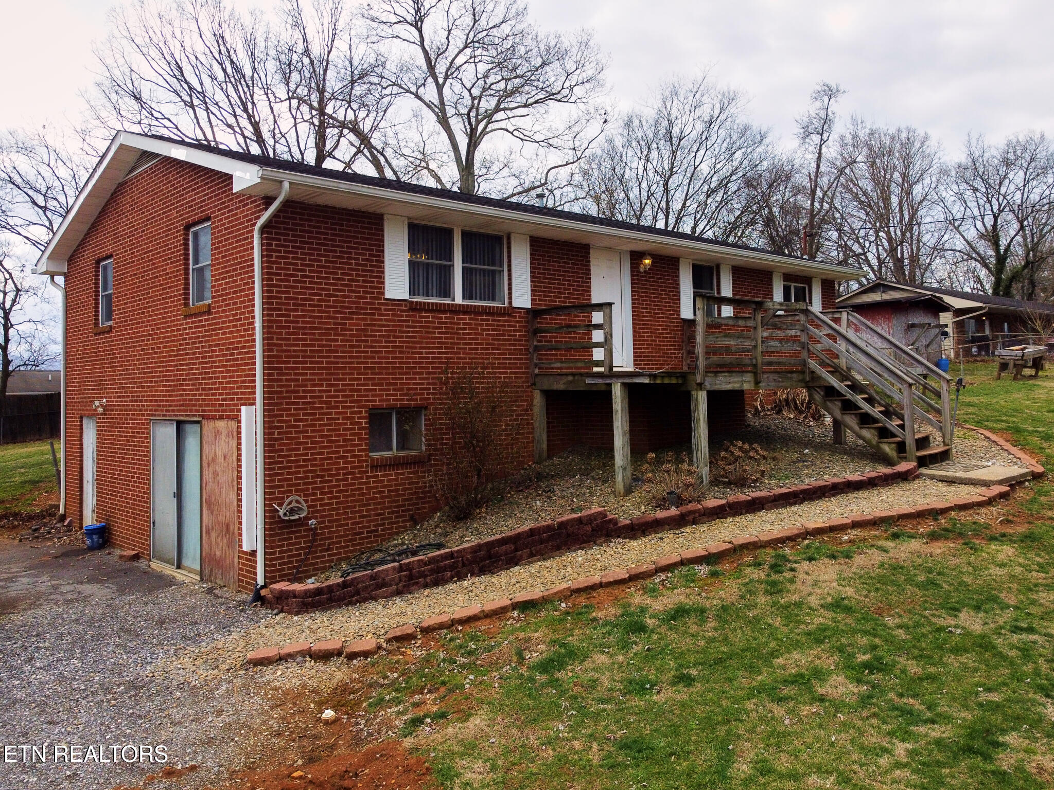 611 Maryville Hwy Property Photo 1