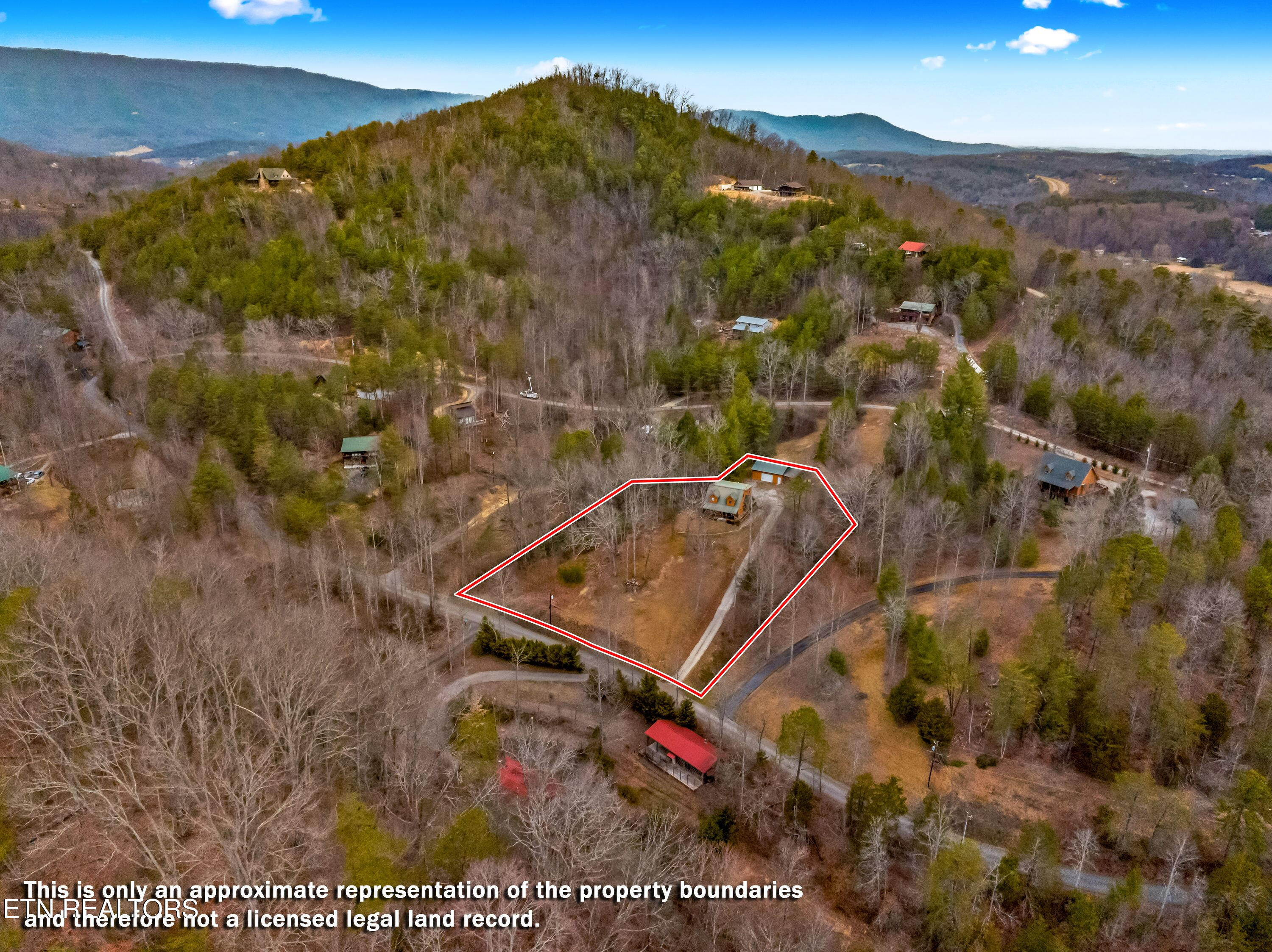 180 Cove Hollow Rd Property Photo 4