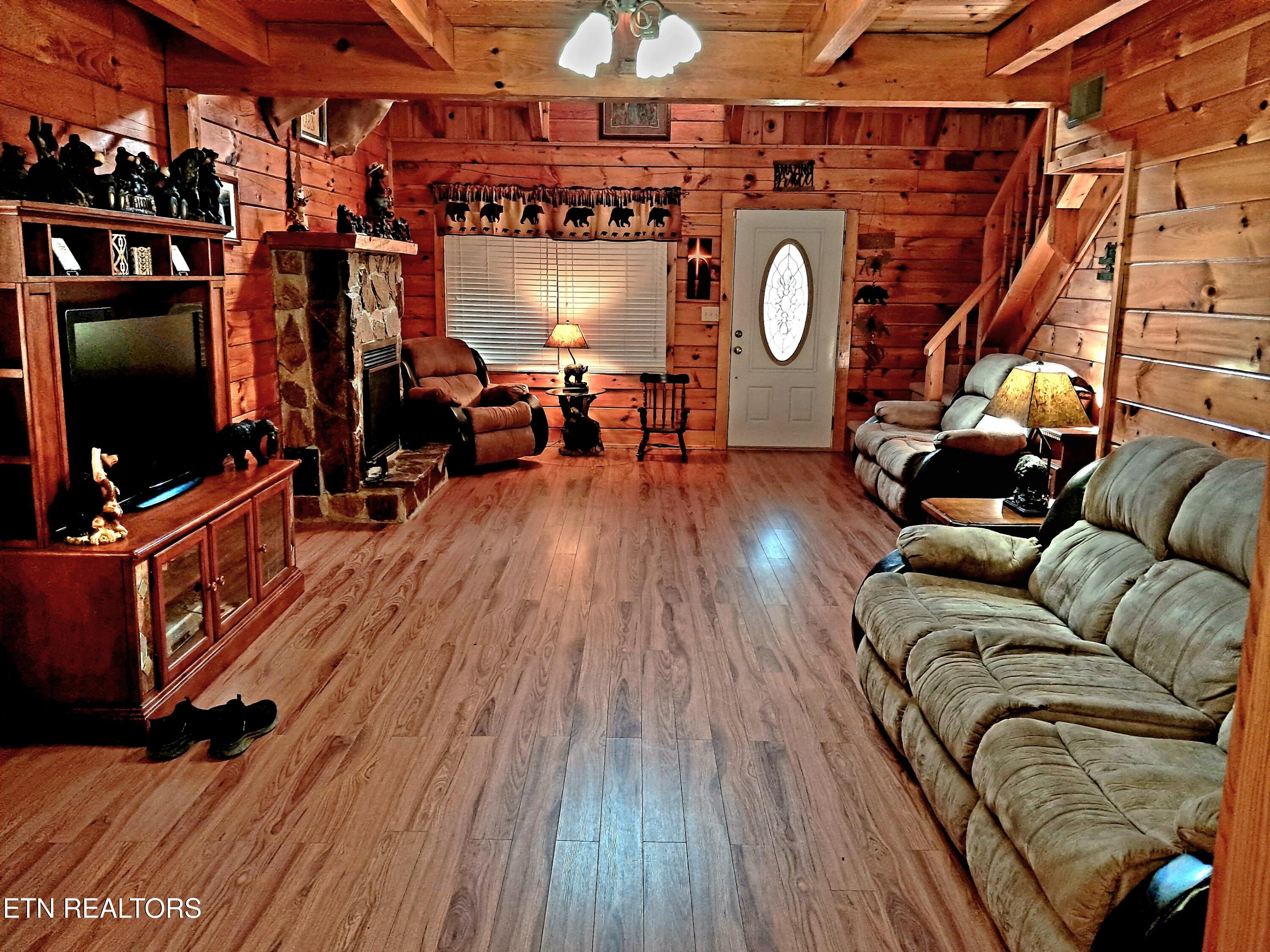 180 Cove Hollow Rd Property Photo 11