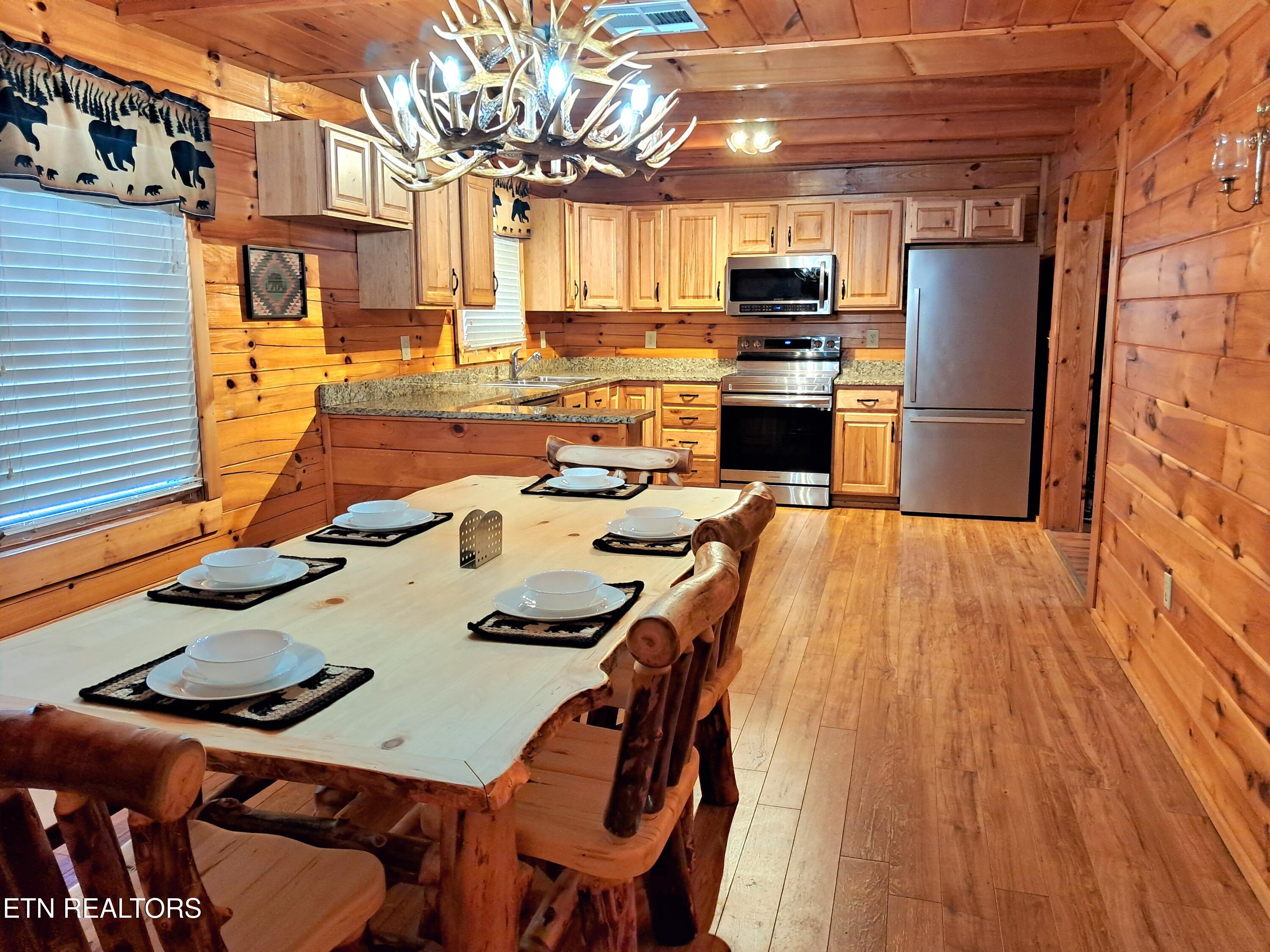 180 Cove Hollow Rd Property Photo 17