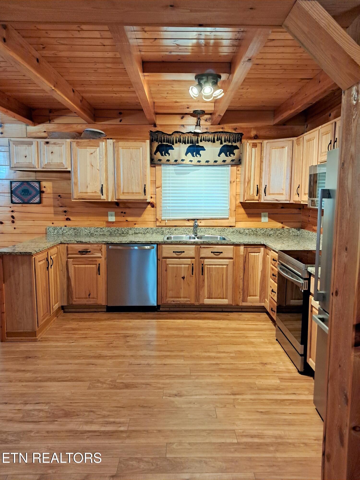 180 Cove Hollow Rd Property Photo 20