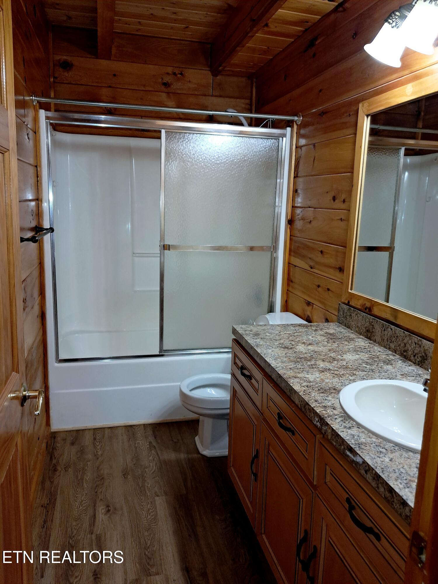 180 Cove Hollow Rd Property Photo 25