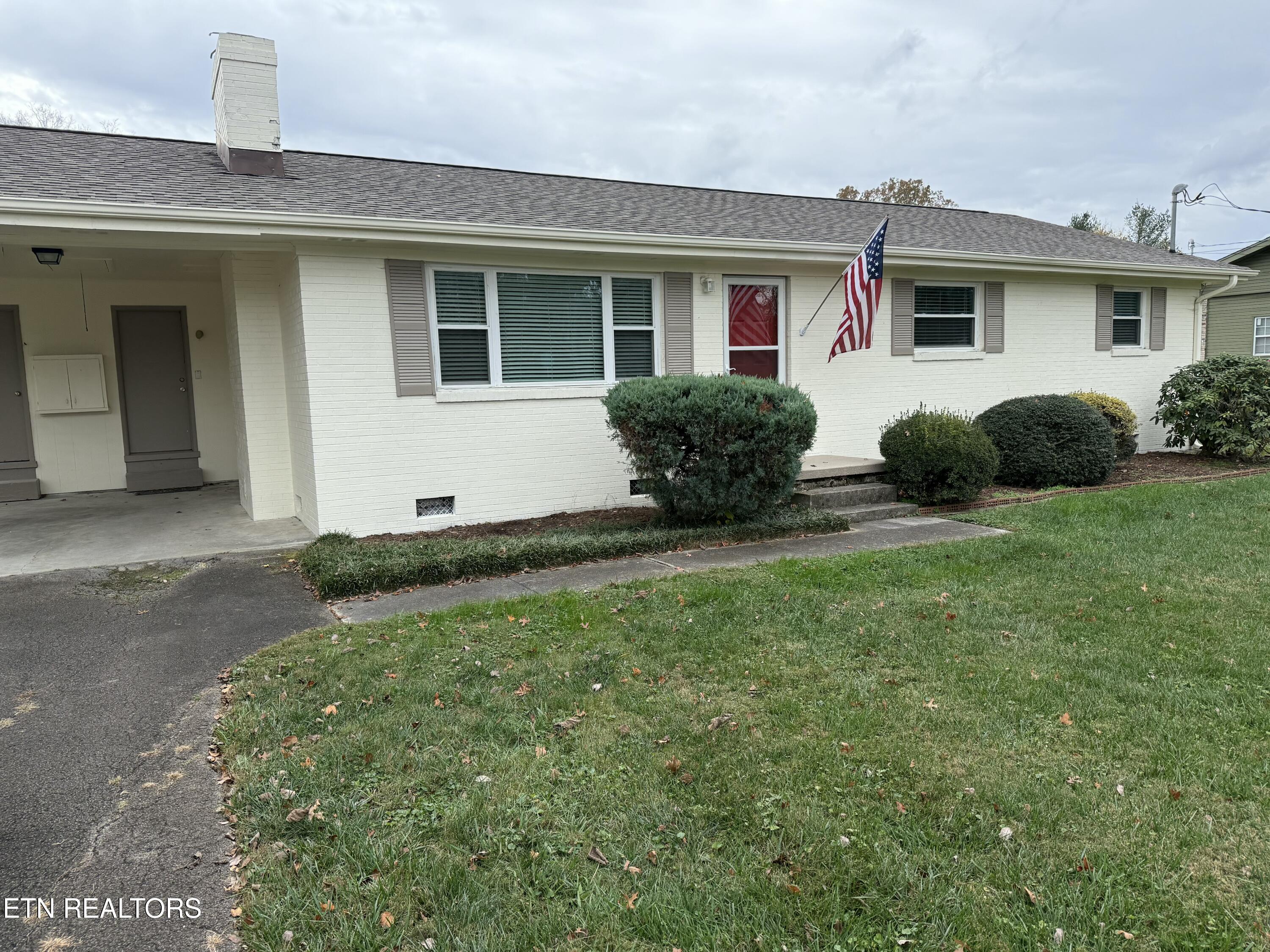 8628 Dolph Drive Property Photo 3