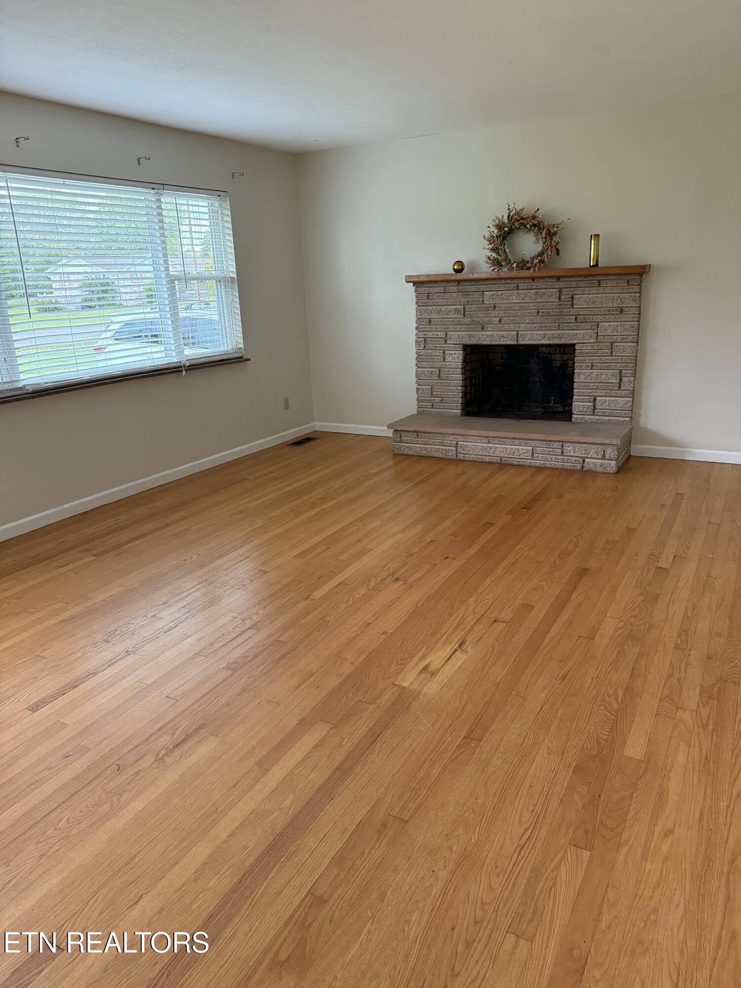 8628 Dolph Drive Property Photo 4
