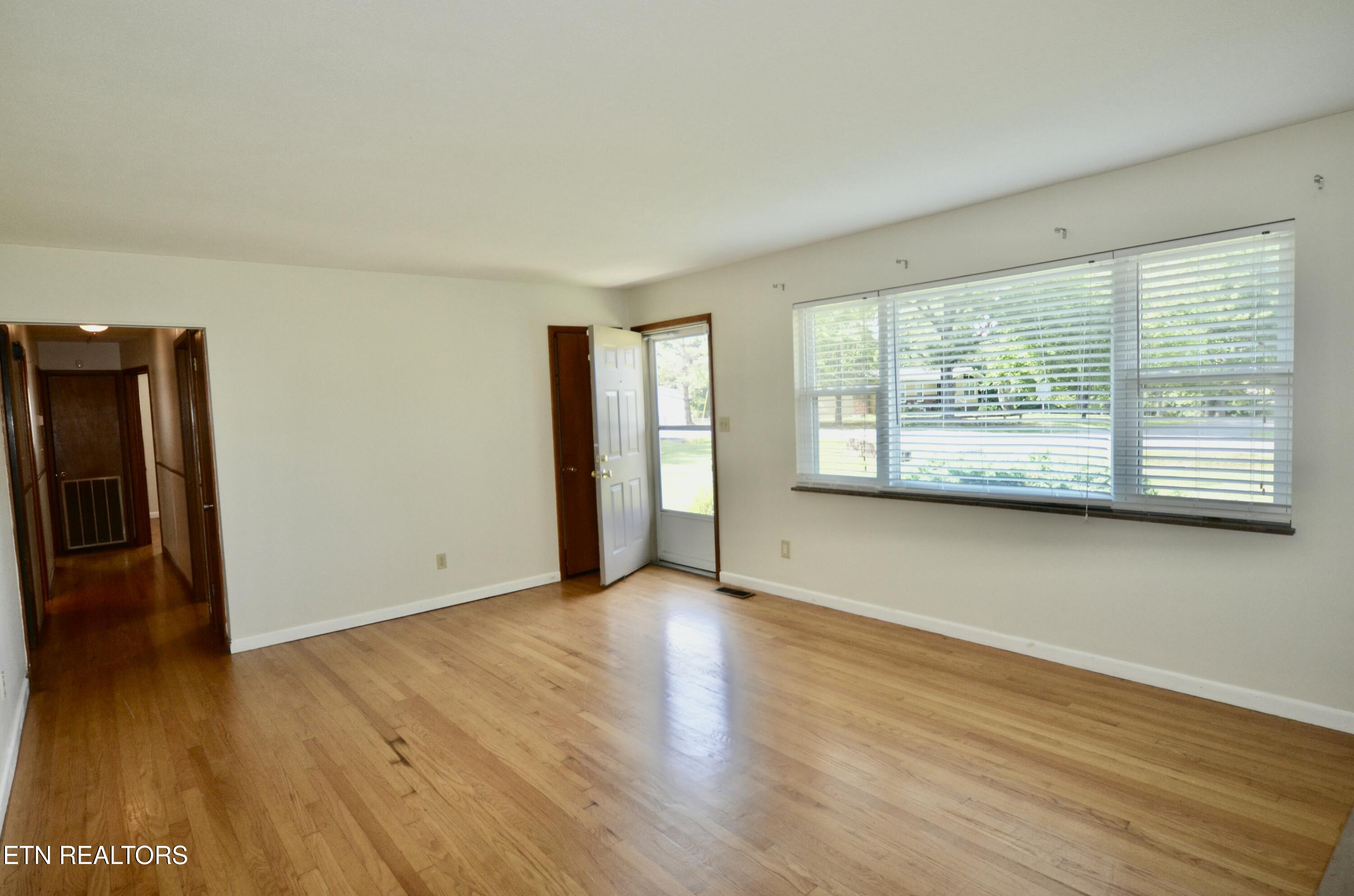 8628 Dolph Drive Property Photo 5