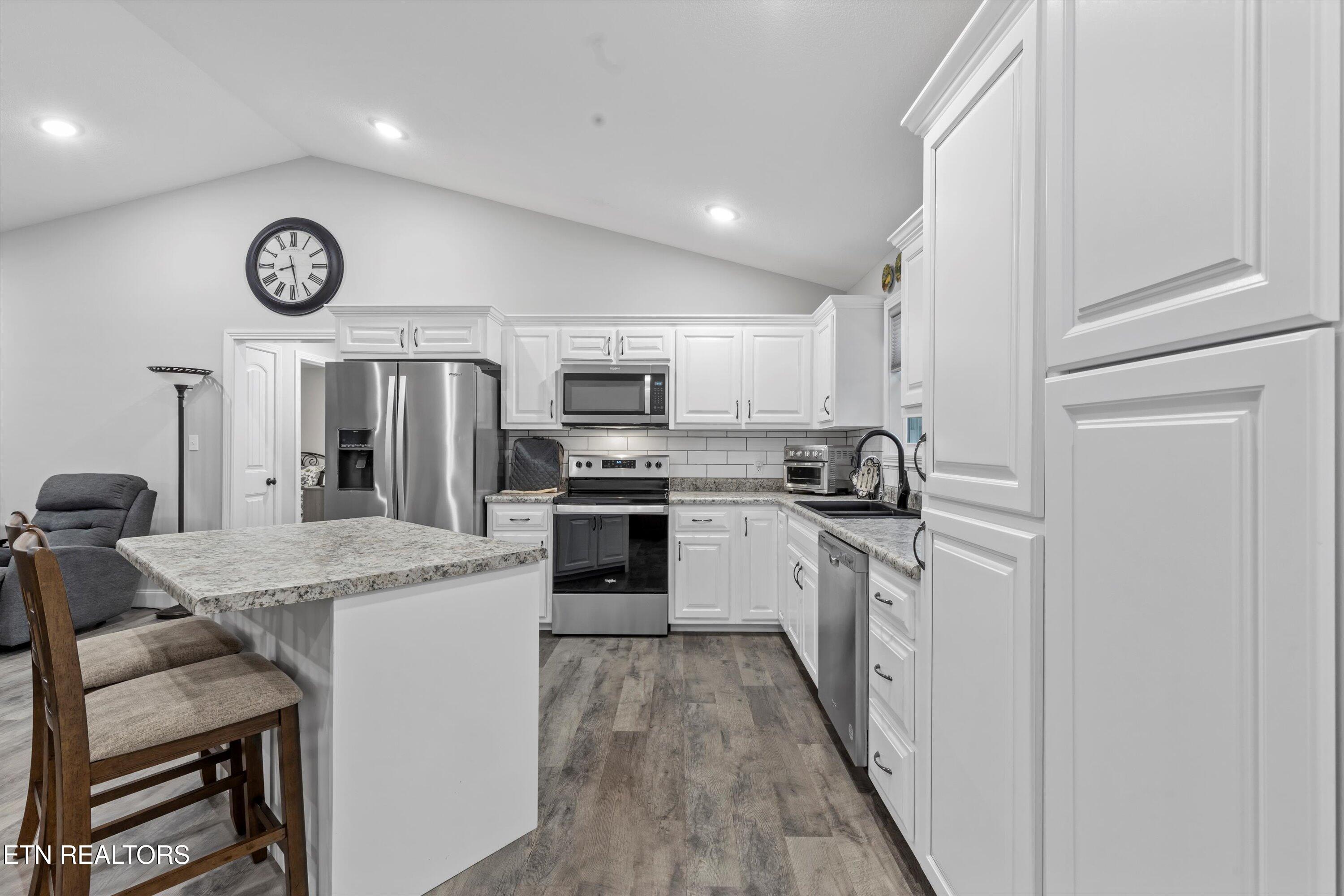 188 Jb St Property Photo 12