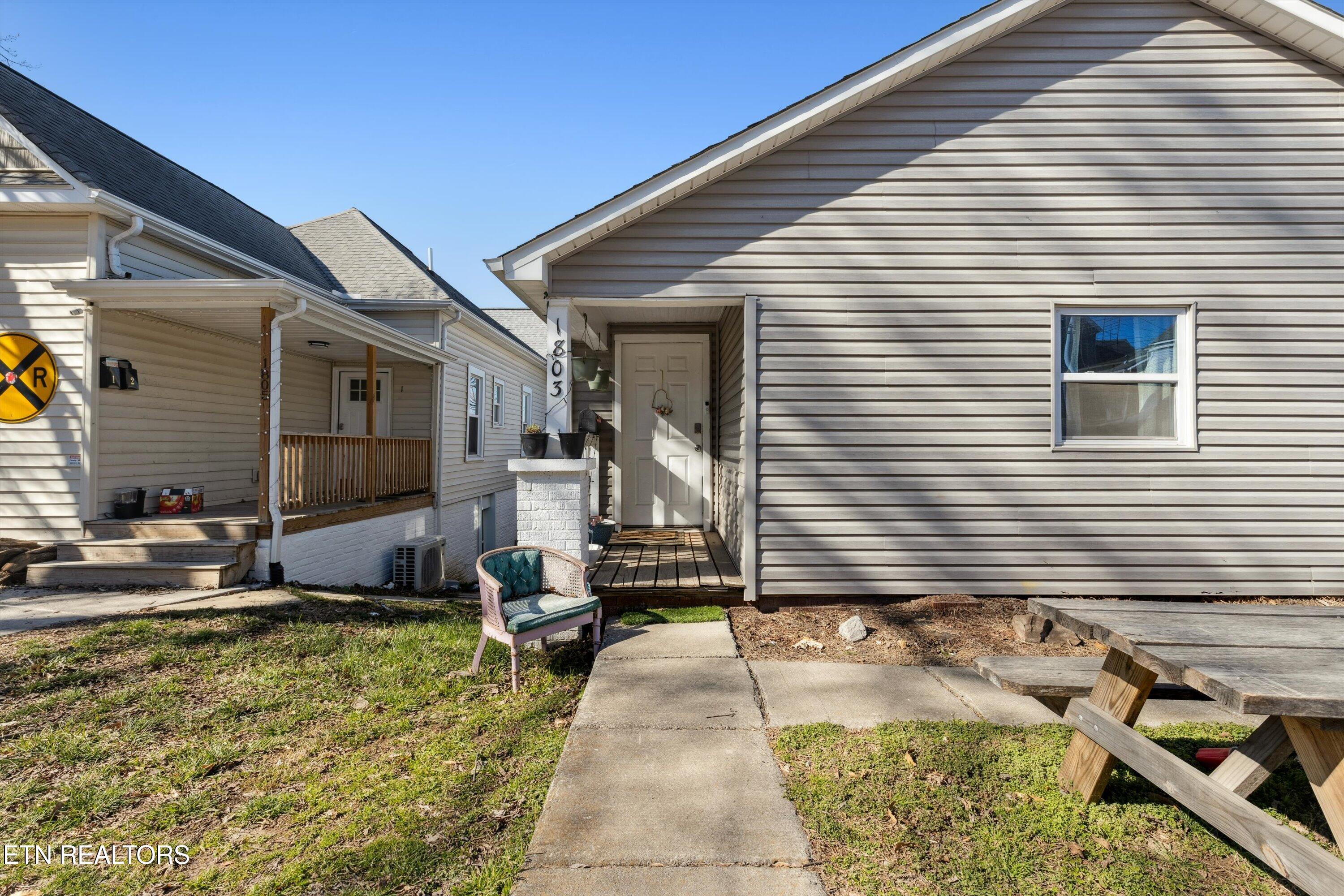 1803 Forest Ave Property Photo