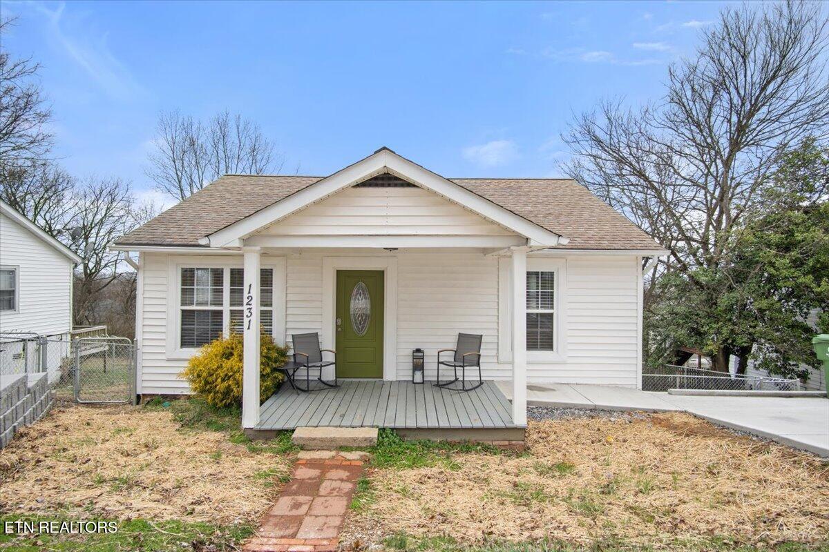1231 Jefferson Ave Property Photo