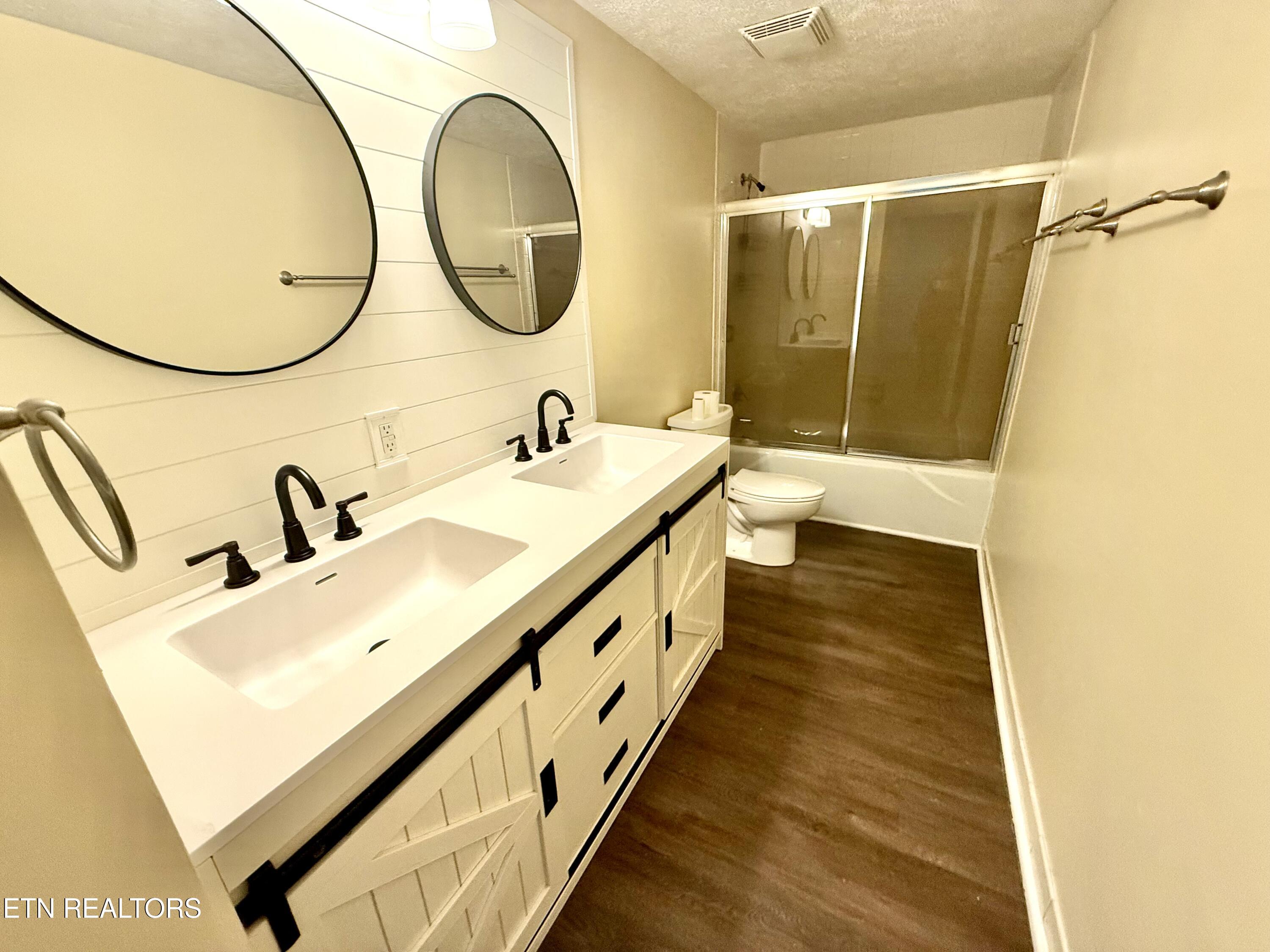 8502 Madrid Court Property Photo 14