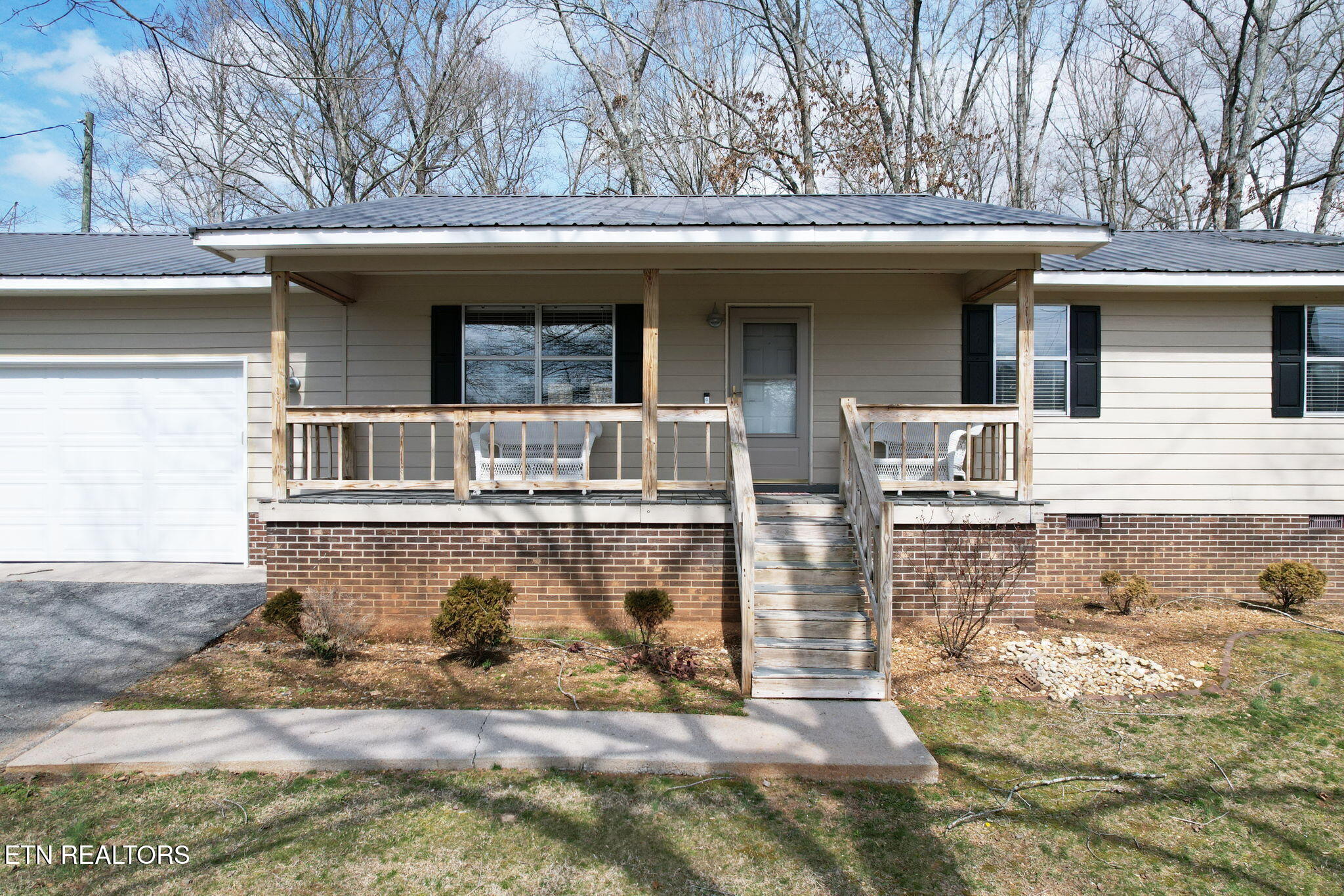 373 Ne Old Tasso Place Property Photo 3
