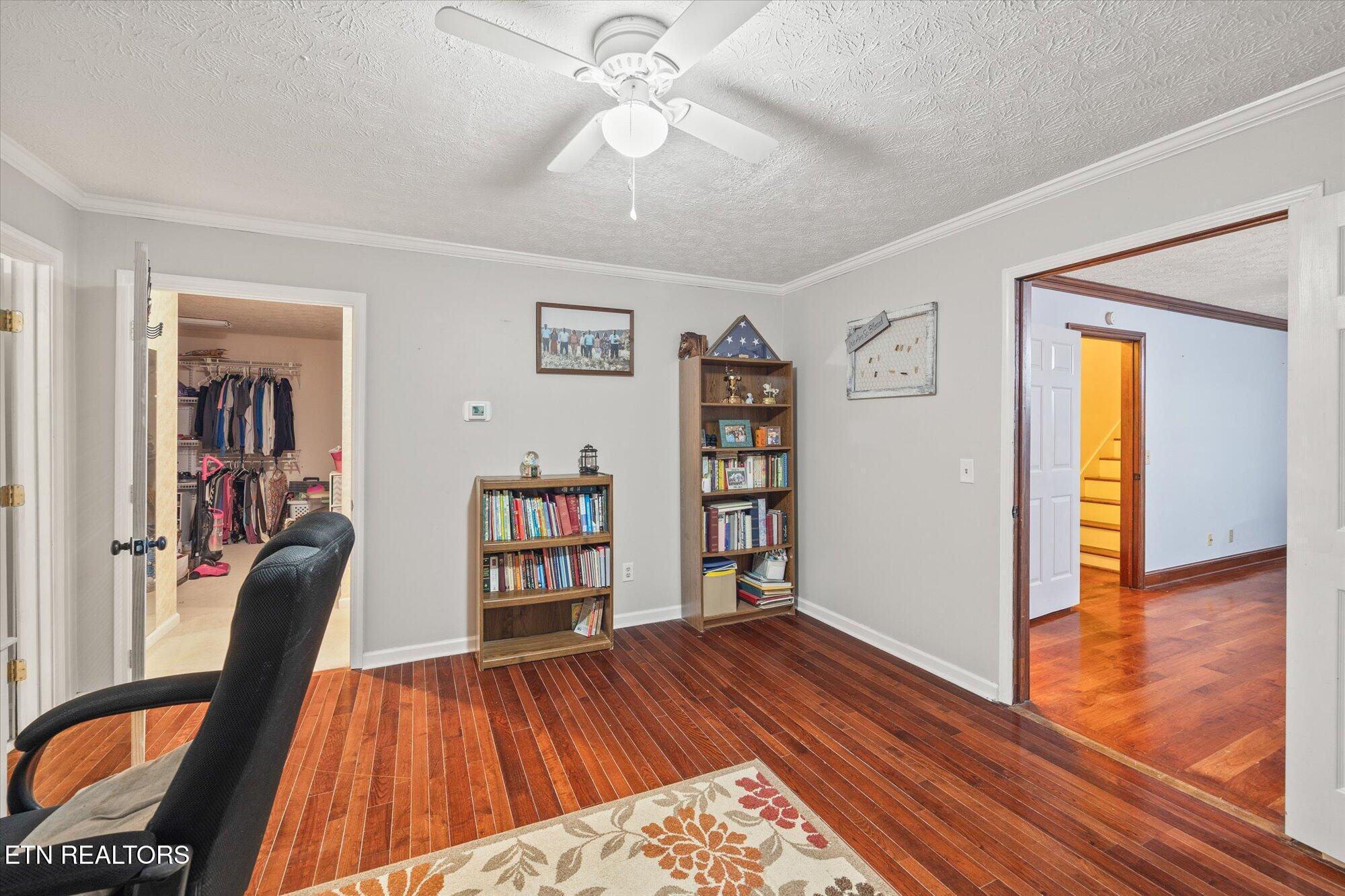 383 Hermitage Ave Property Photo 17