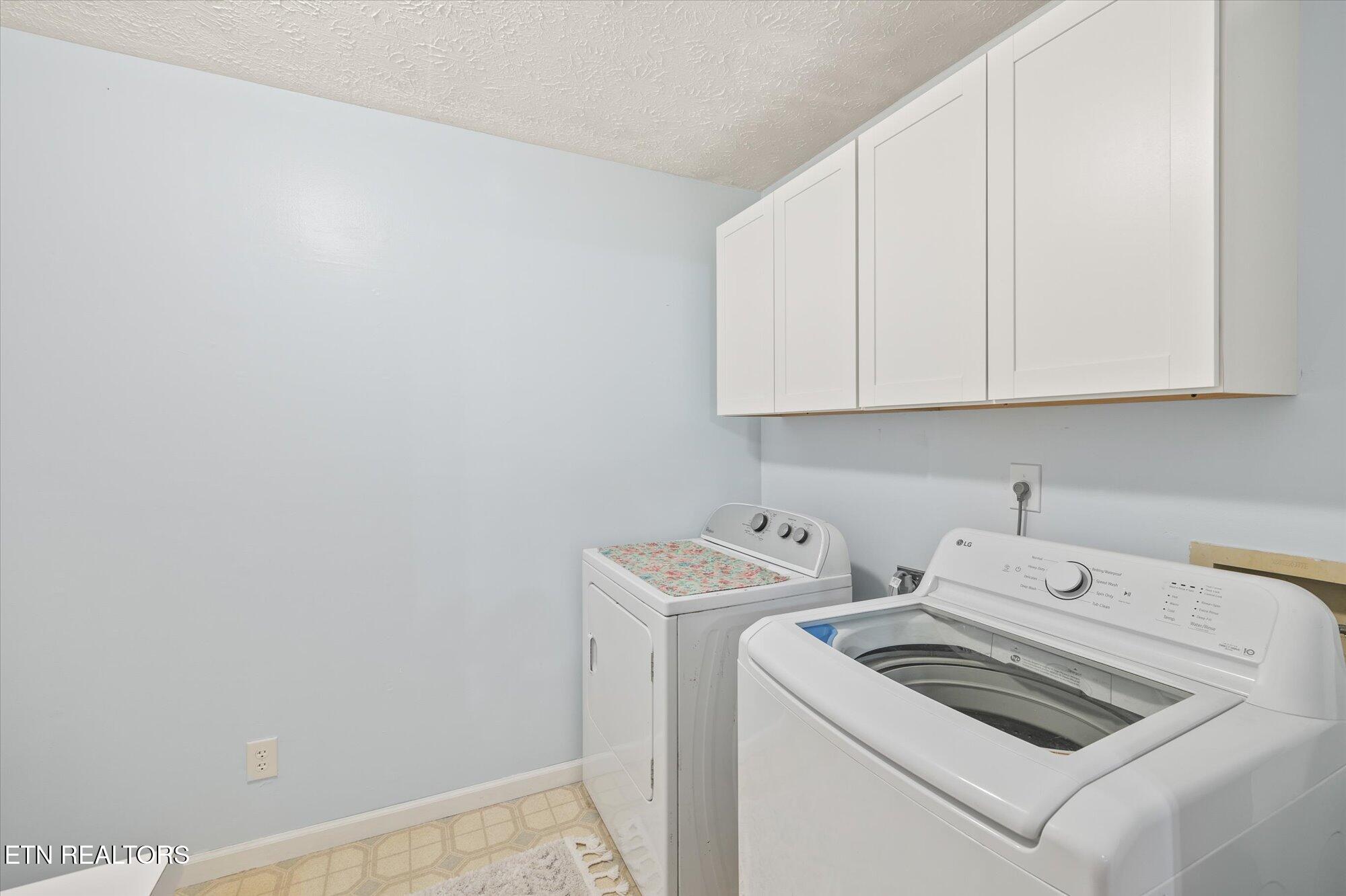 383 Hermitage Ave Property Photo 33