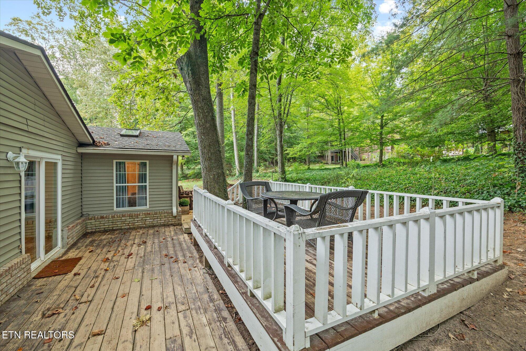 383 Hermitage Ave Property Photo 35