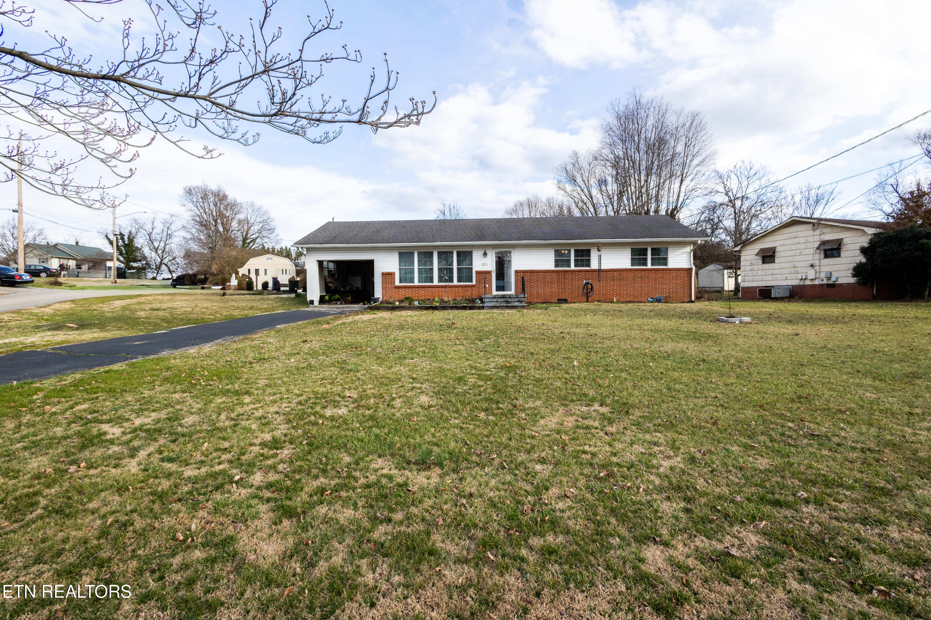 325 Hale Ave Property Photo
