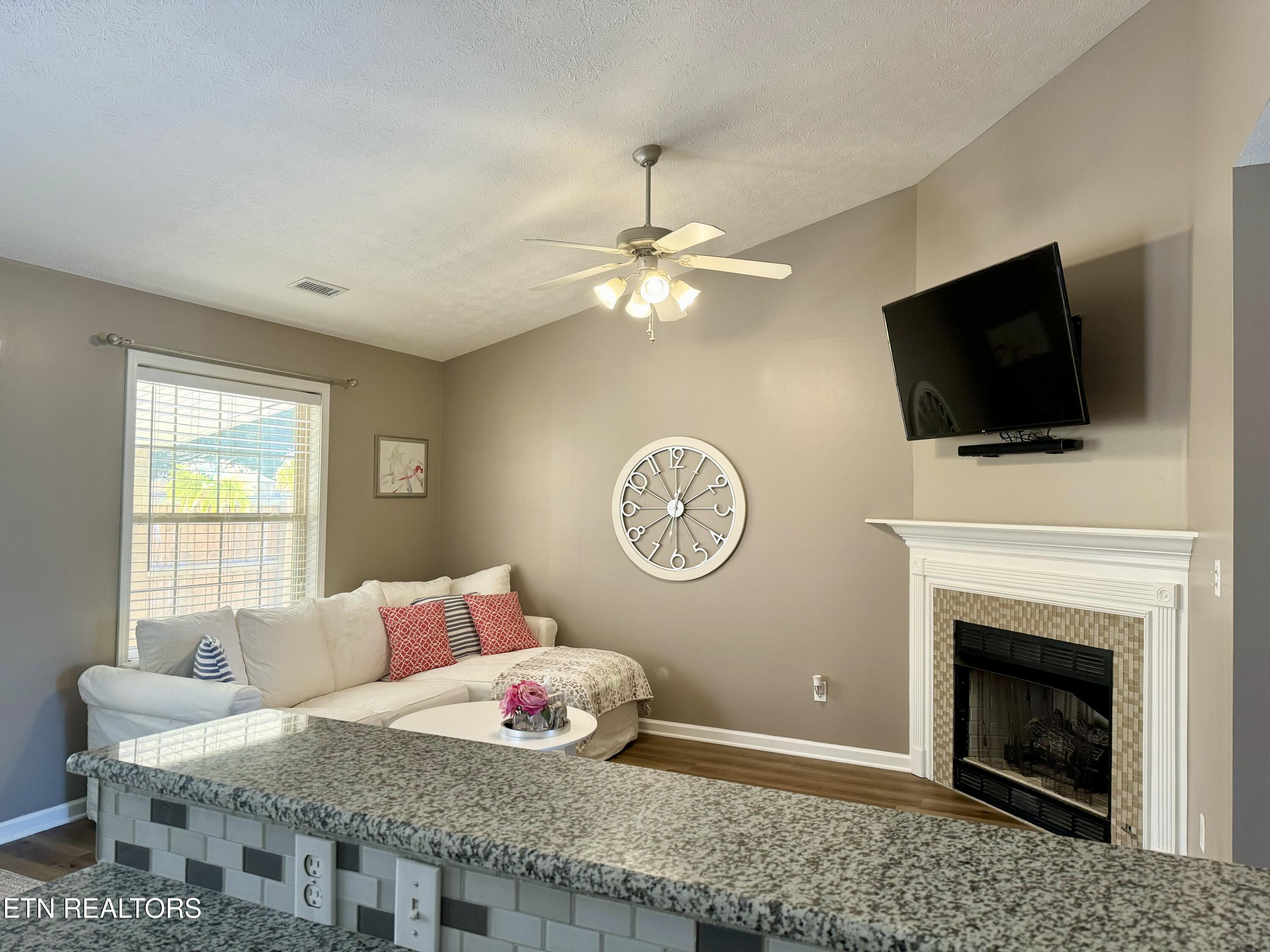 1704 Appian Way Property Photo 5