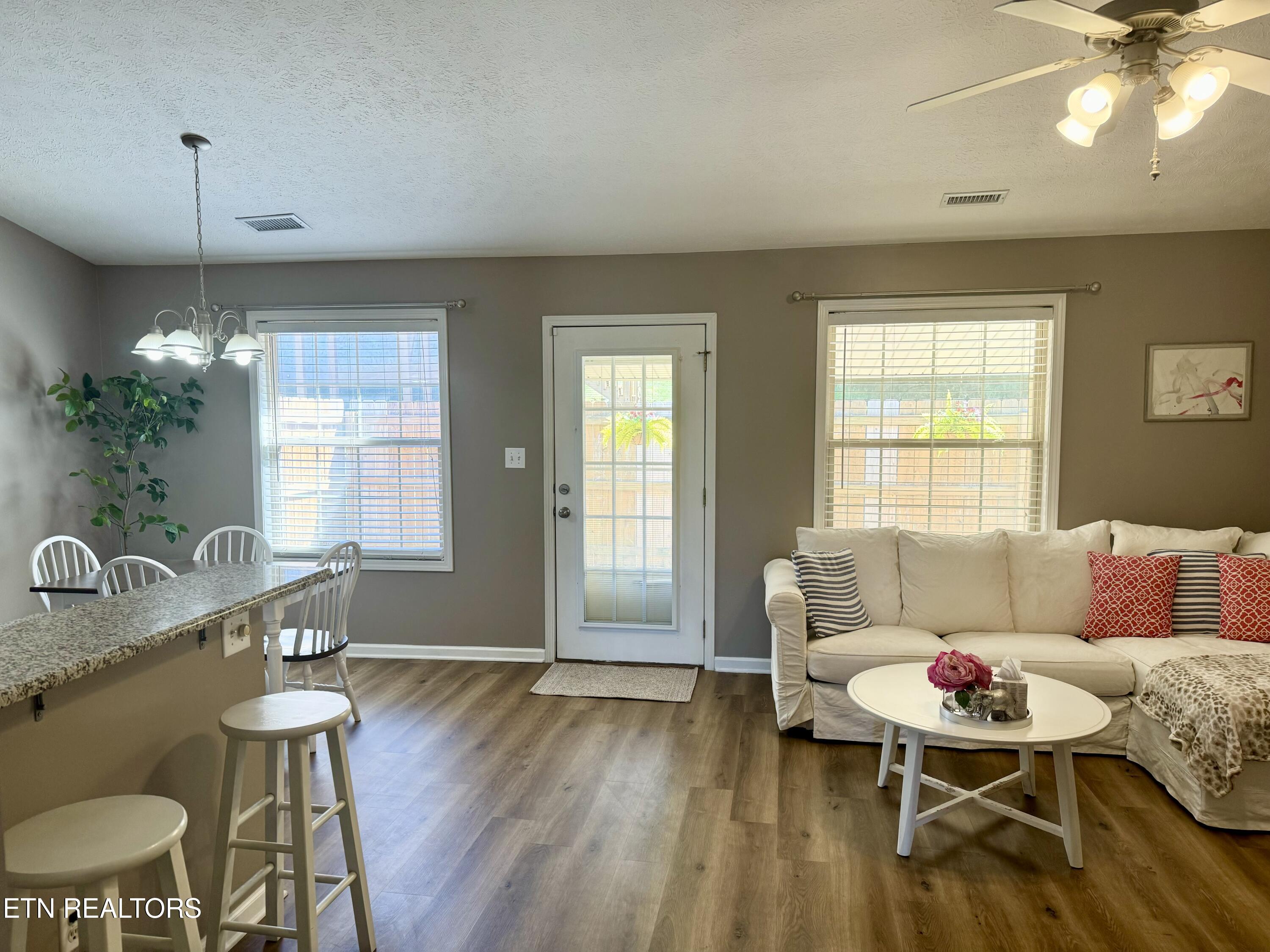 1704 Appian Way Property Photo 6