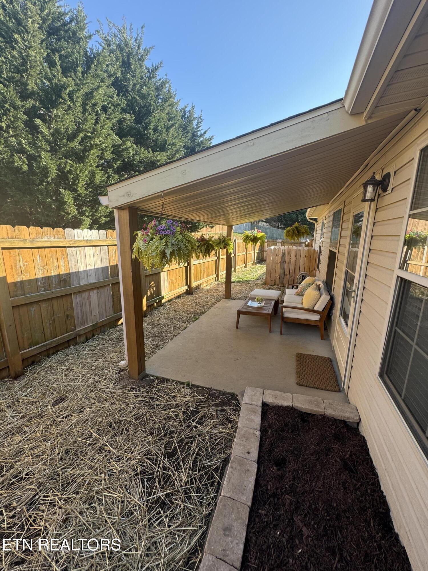 1704 Appian Way Property Photo 24