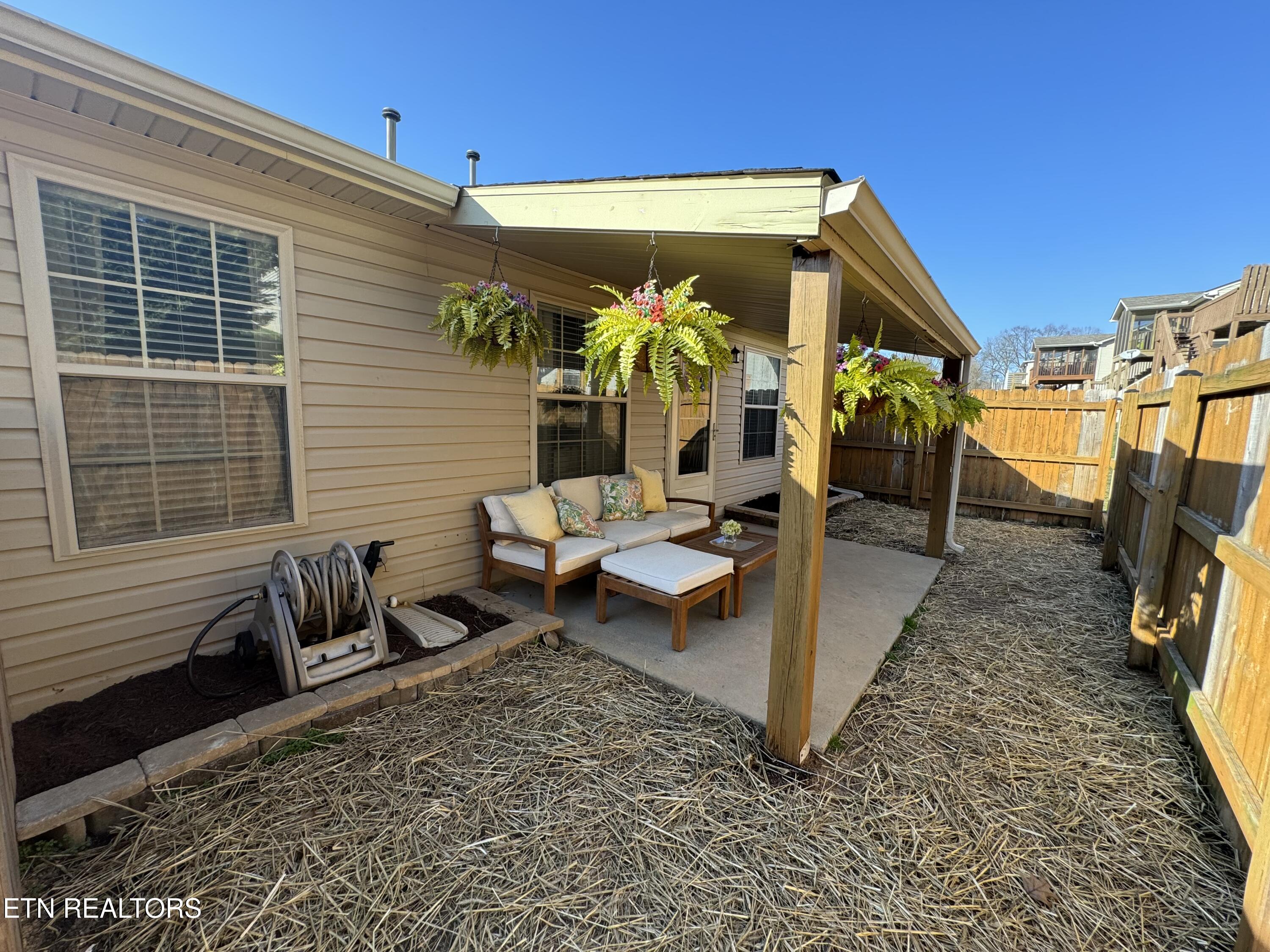1704 Appian Way Property Photo 25