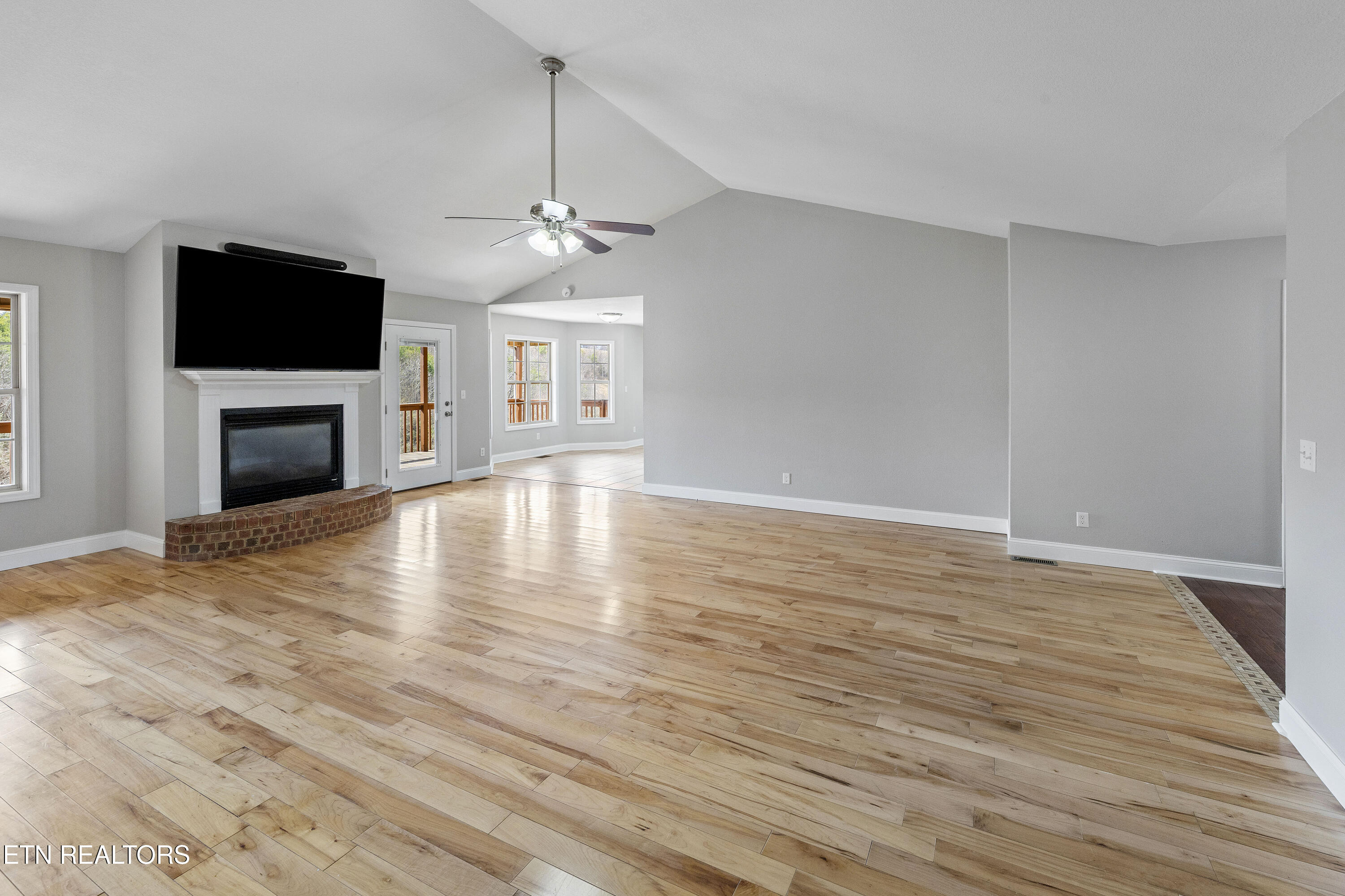 1330 Sugarland Circle Property Photo 8