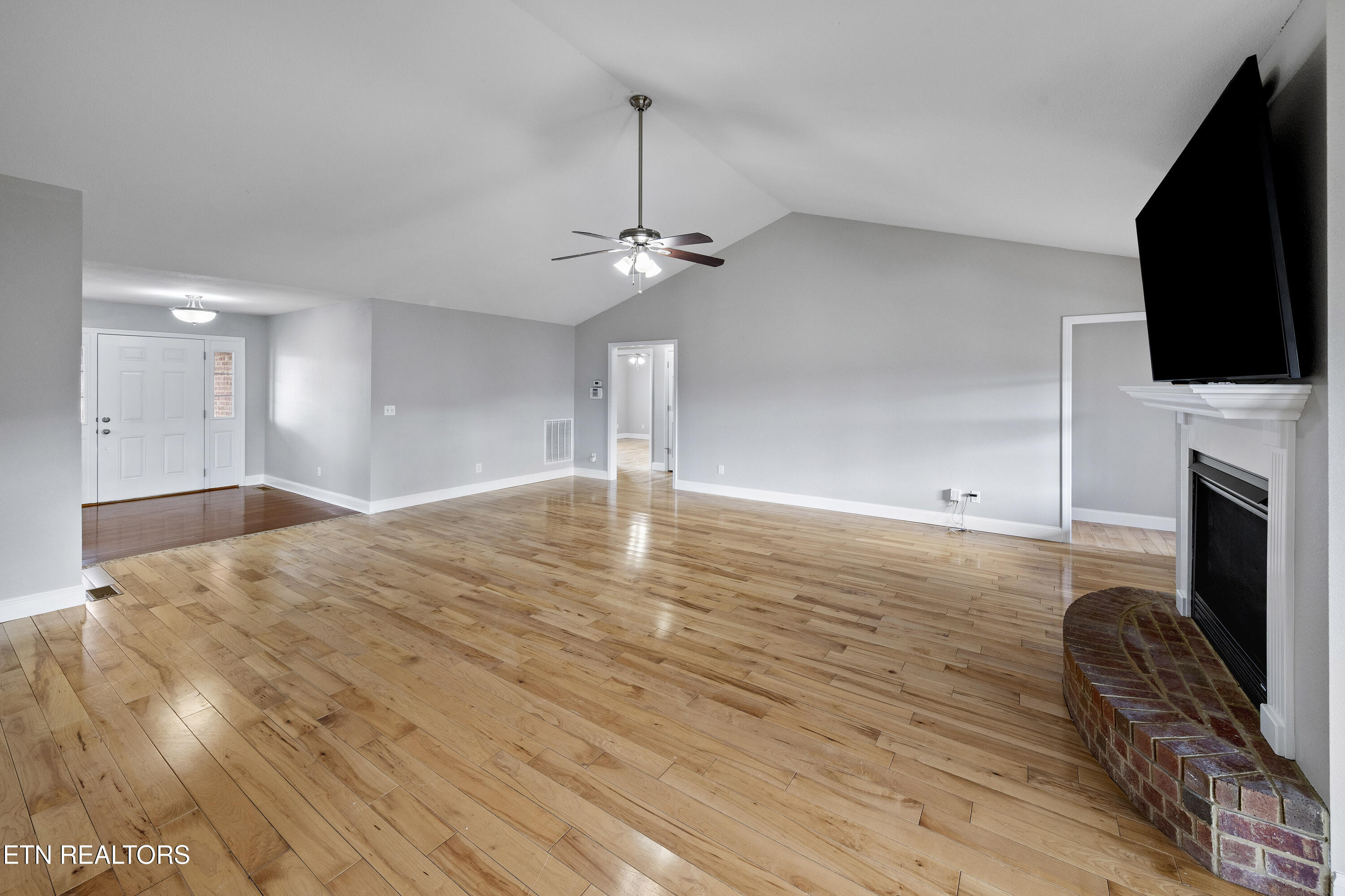 1330 Sugarland Circle Property Photo 10