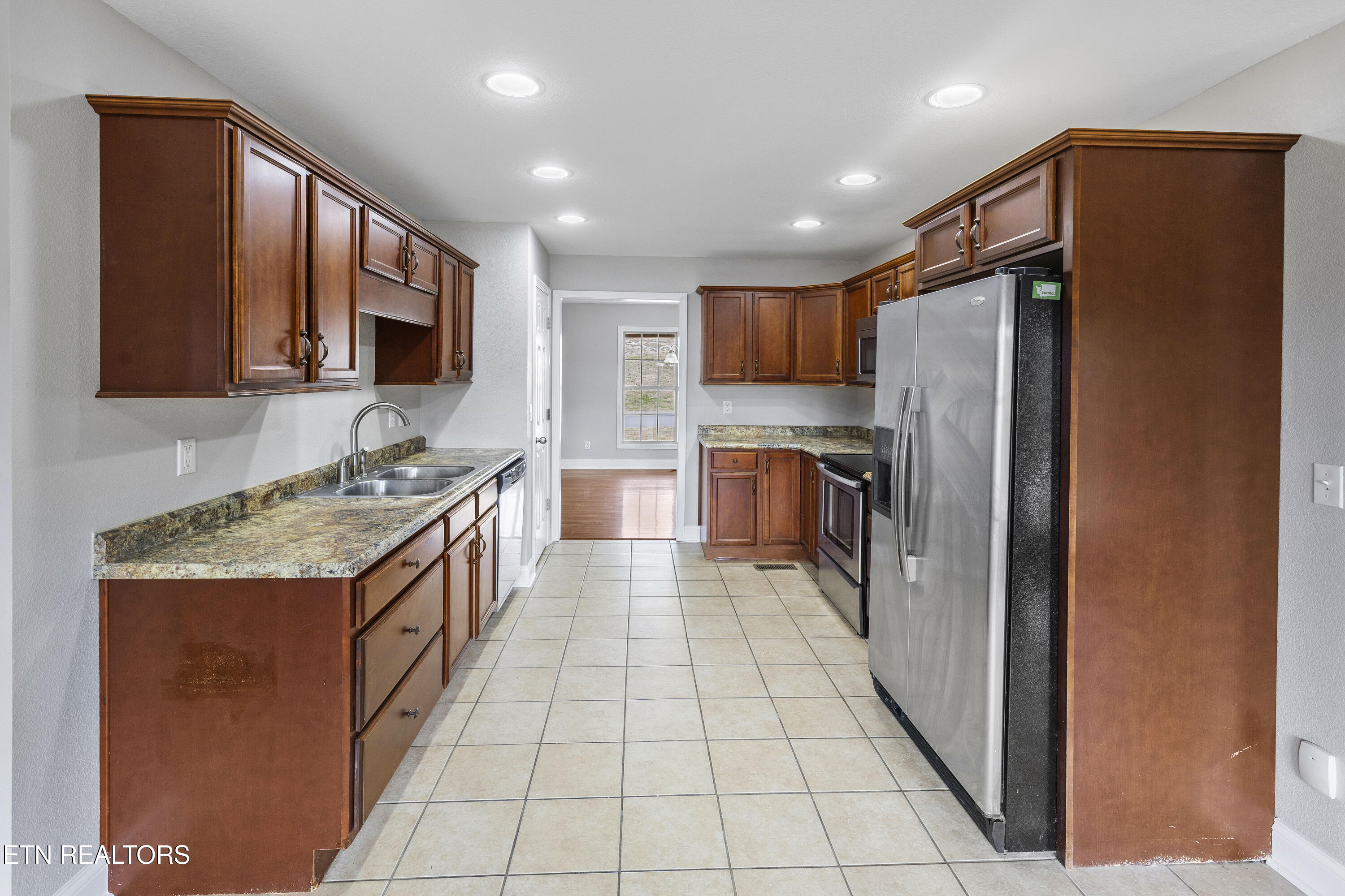 1330 Sugarland Circle Property Photo 14