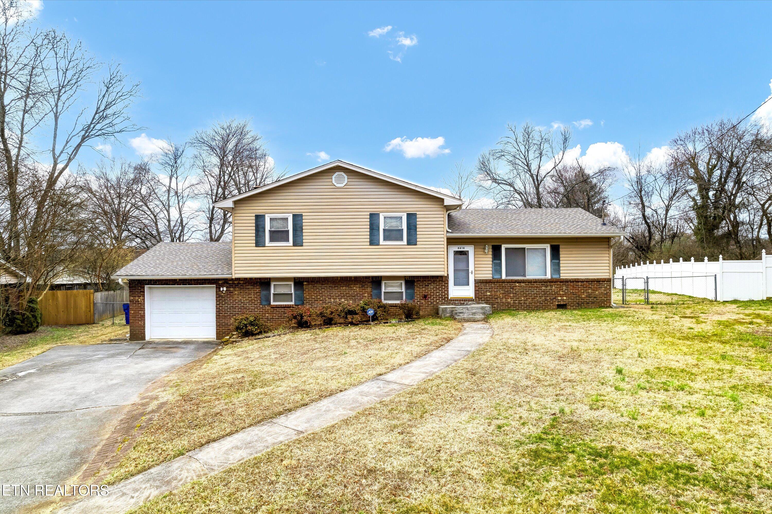 8618 Peppertree Lane Property Photo 1
