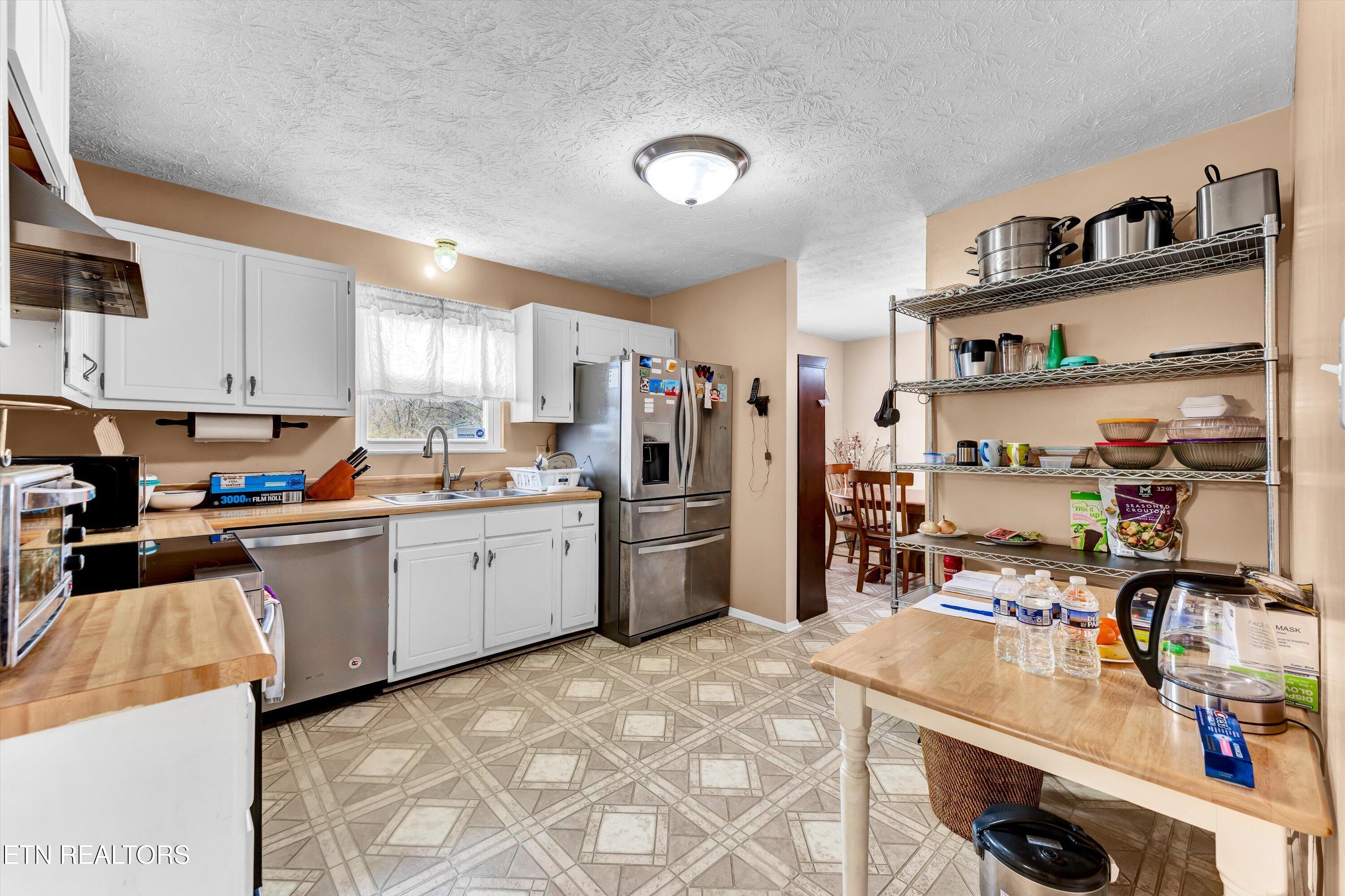8618 Peppertree Lane Property Photo 11