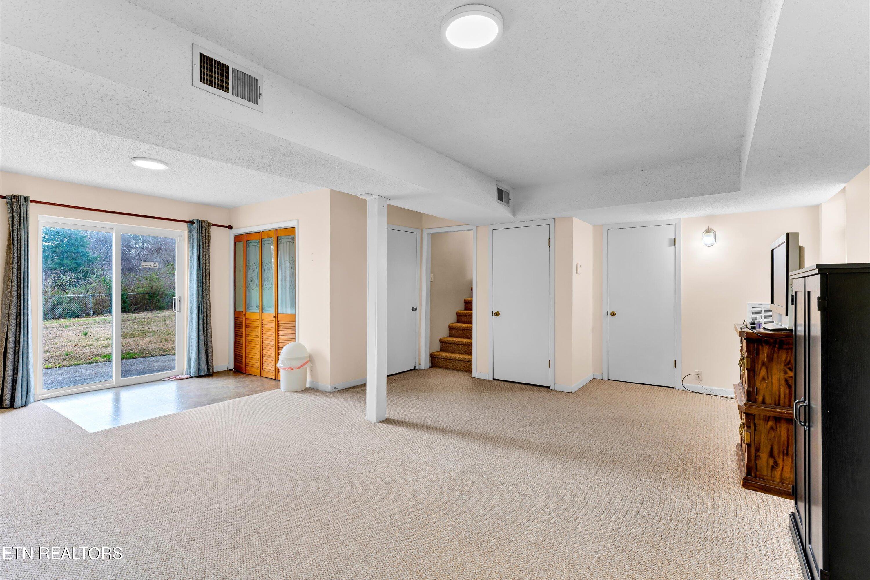 8618 Peppertree Lane Property Photo 21
