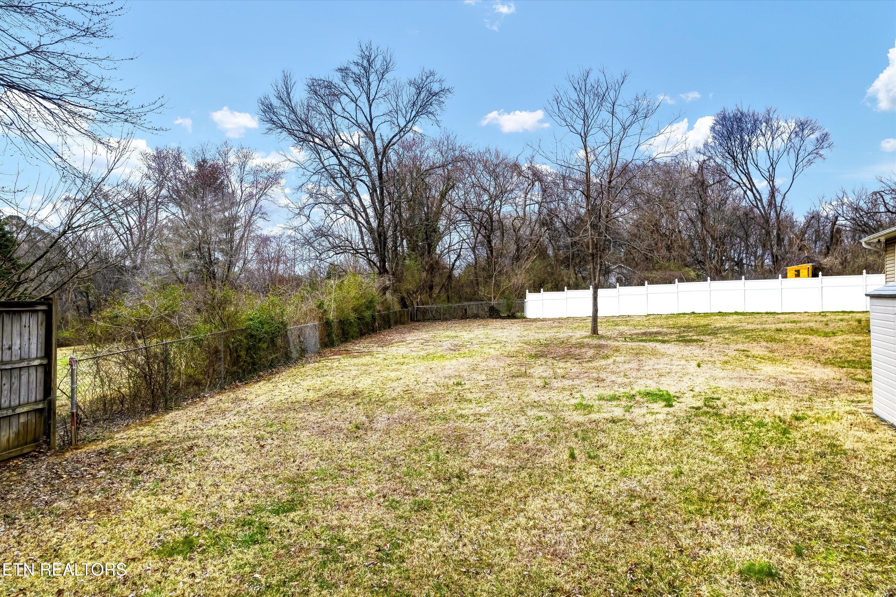 8618 Peppertree Lane Property Photo 27