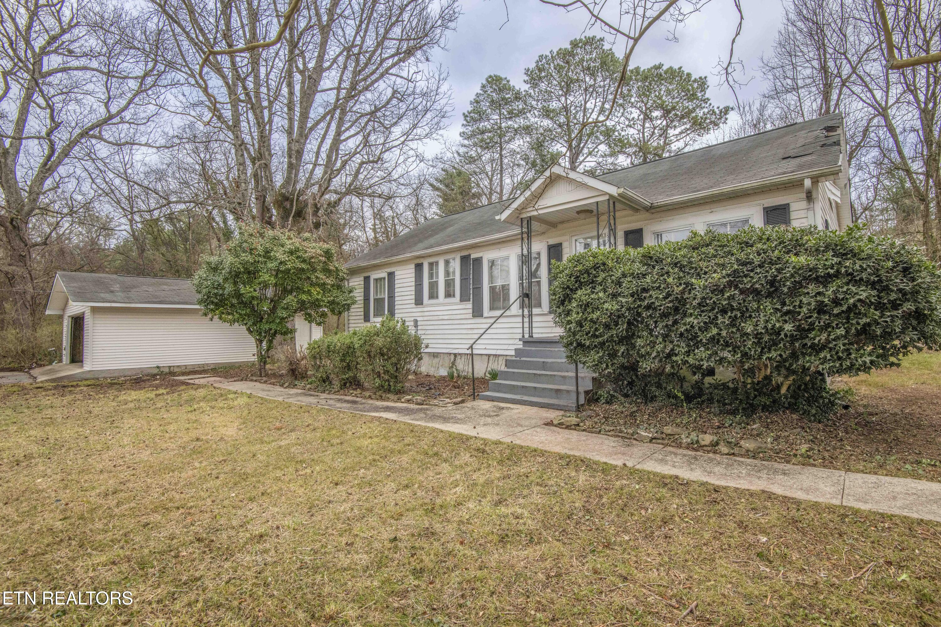 942 Old N Kentucky St Property Photo 1