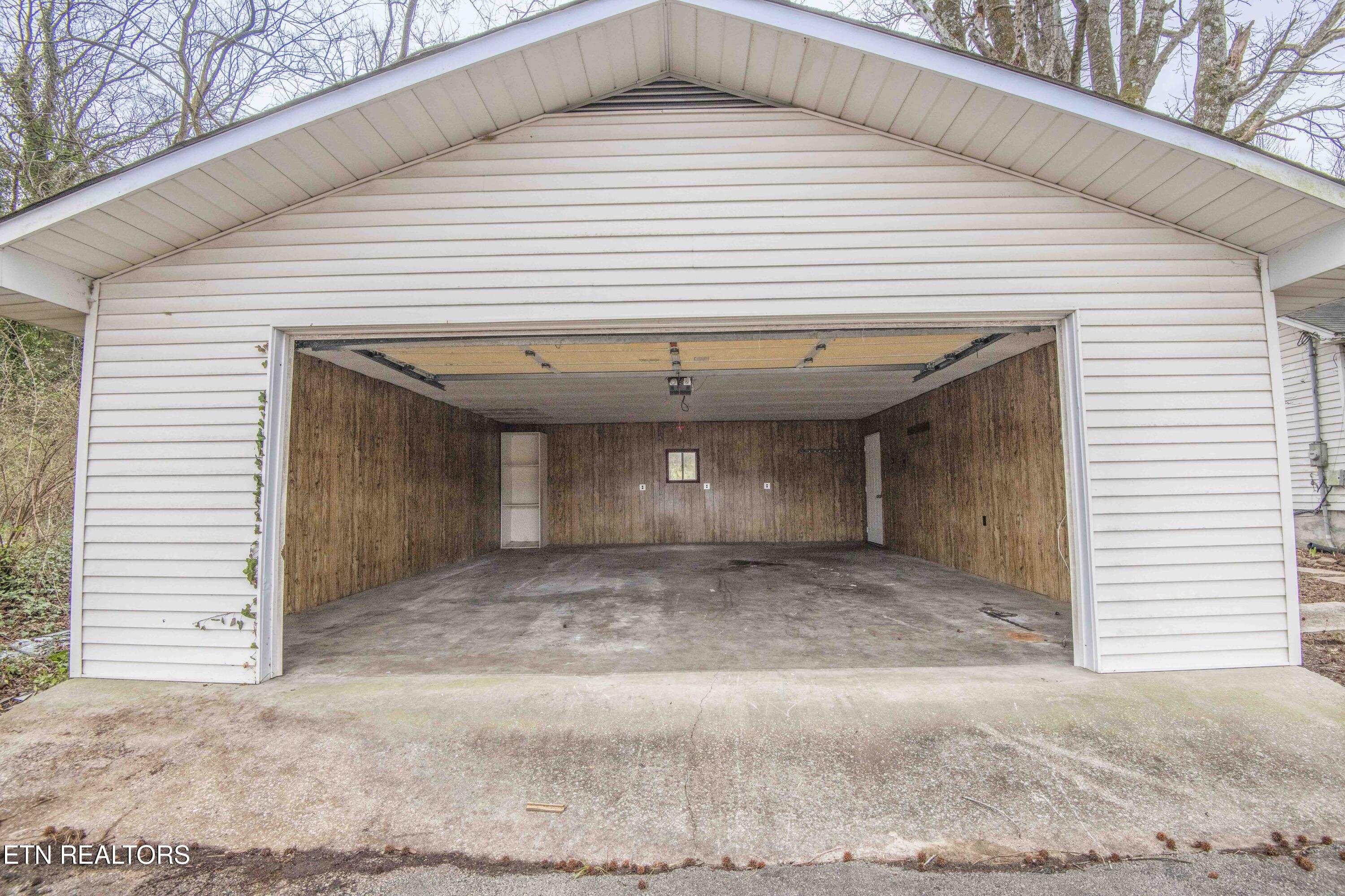 942 Old N Kentucky St Property Photo 3