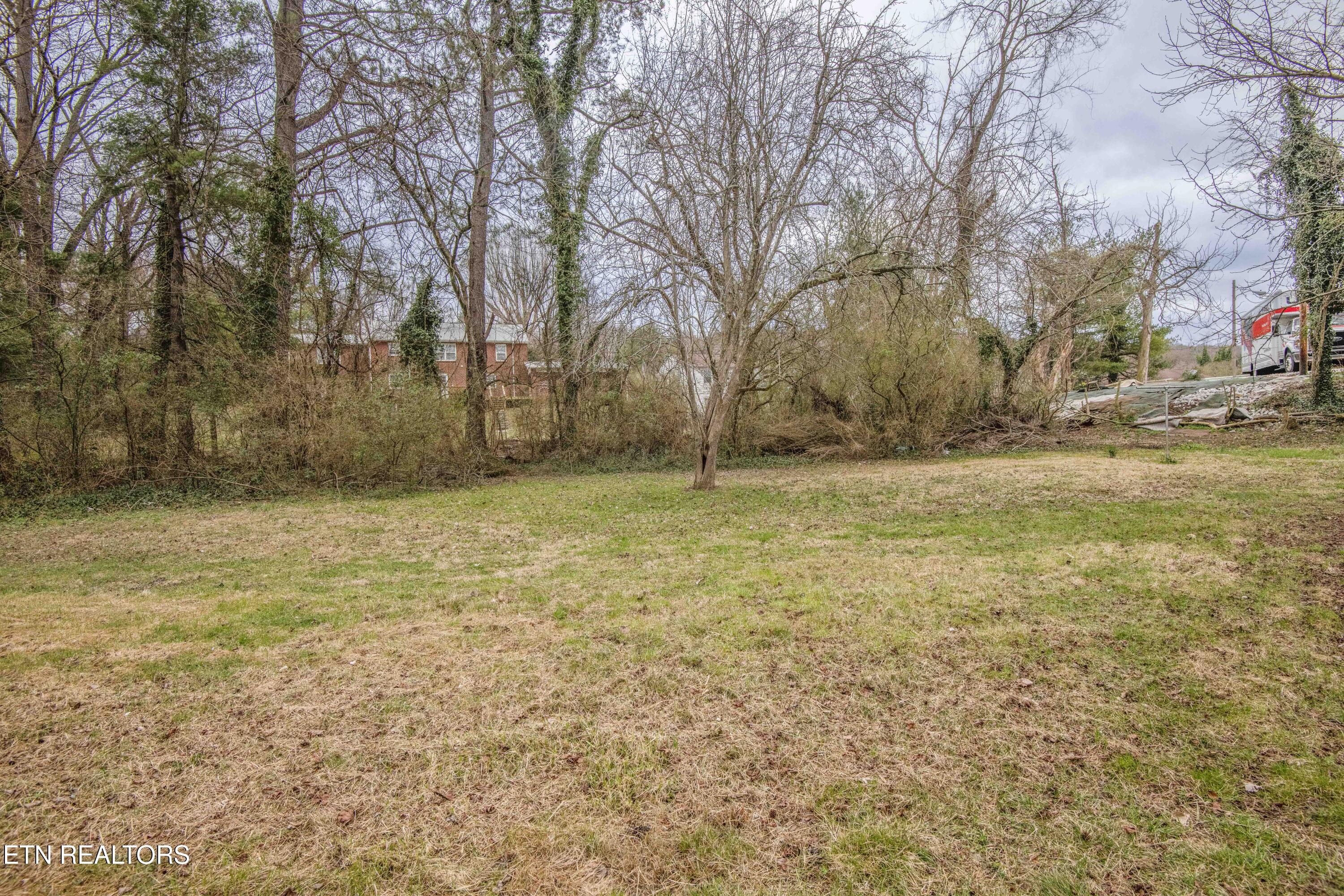 942 Old N Kentucky St Property Photo 4