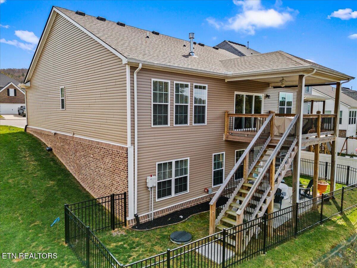 10511 Club Car Lane Property Photo 3