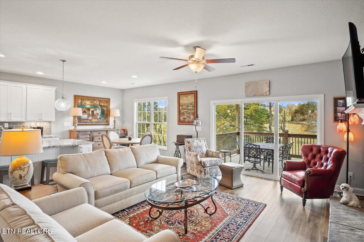 10511 Club Car Lane Property Photo 7