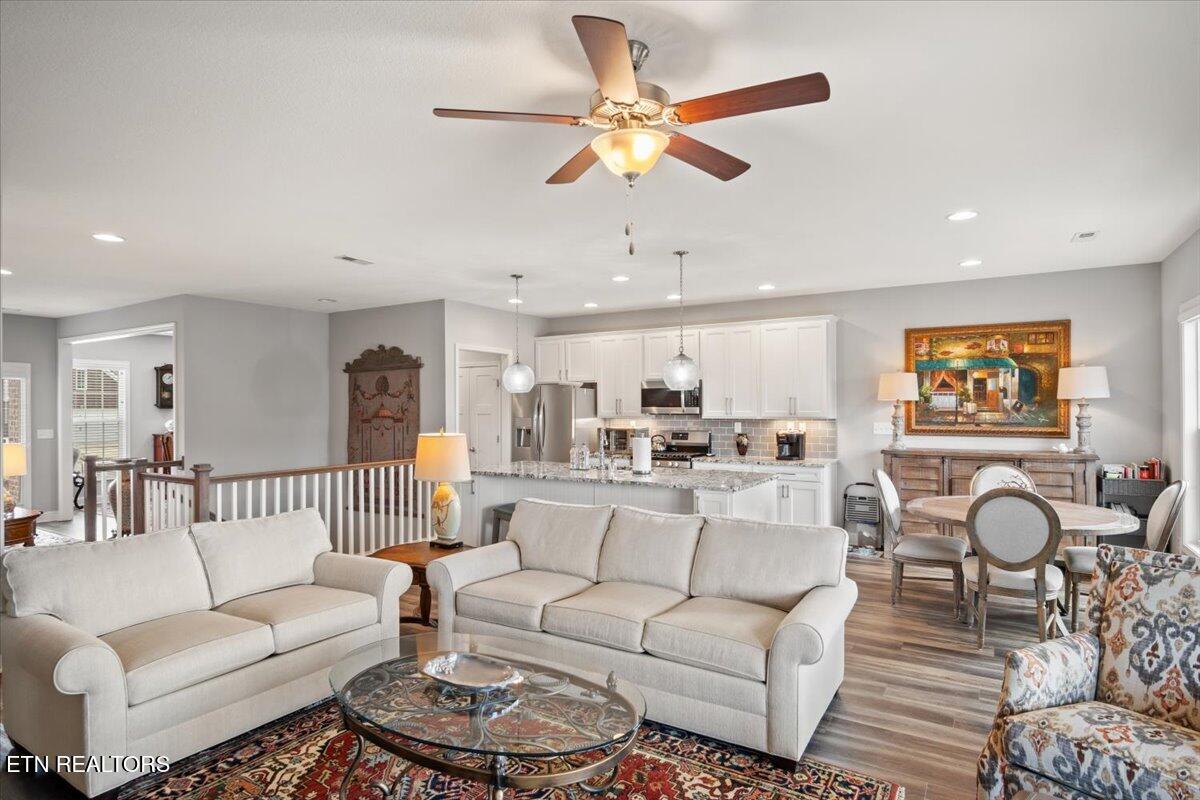 10511 Club Car Lane Property Photo 8